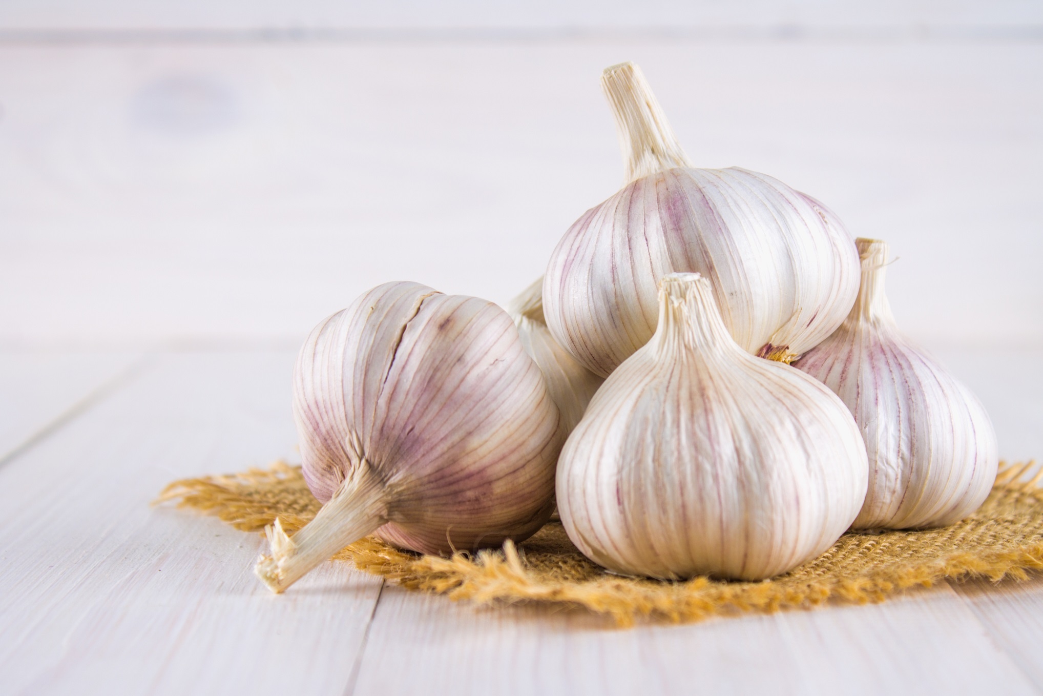 Garlic facts, Culinary queries, Healthy ingredient, Cooking inquiries, 2040x1360 HD Desktop