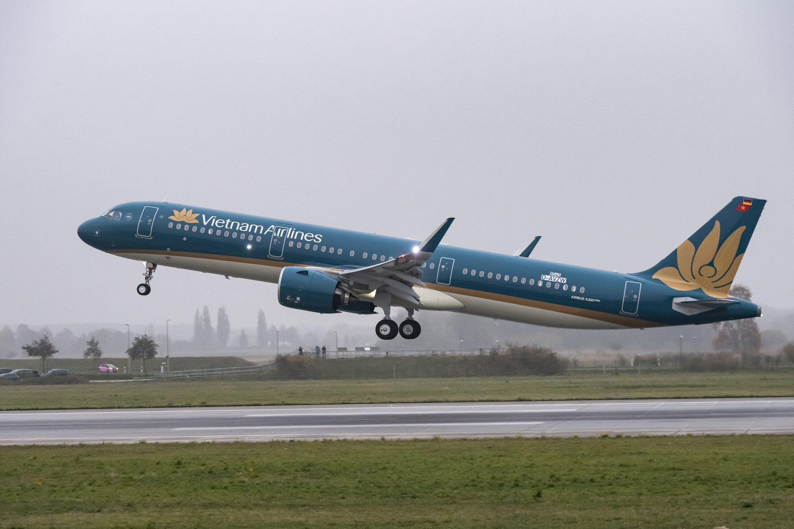 Vietnam Airlines, Rules on stored aircraft, 2560x1710 HD Desktop