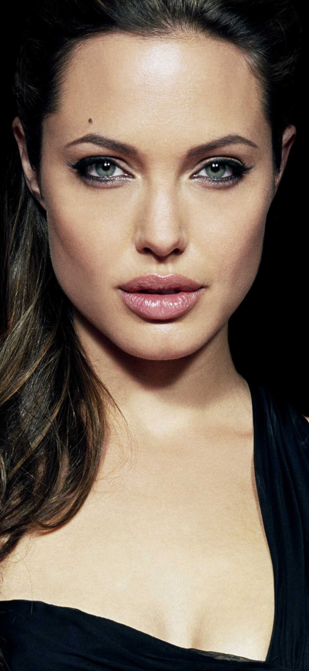 Angelina Jolie: Celebrity, Hollywood actress, Academy Award winner. 1080x2340 HD Background.