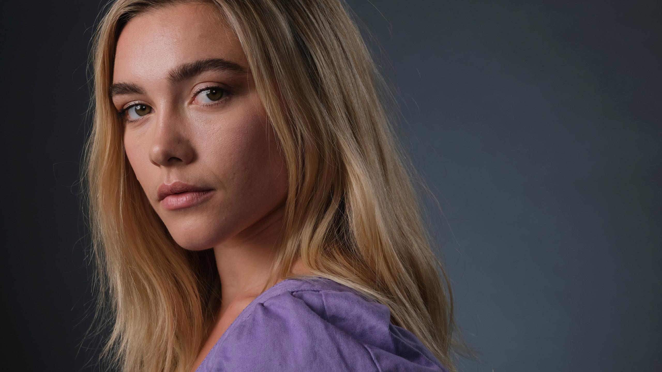 Florence Pugh wallpapers, Artistic compositions, Striking poses, Visual appeal, 2560x1440 HD Desktop