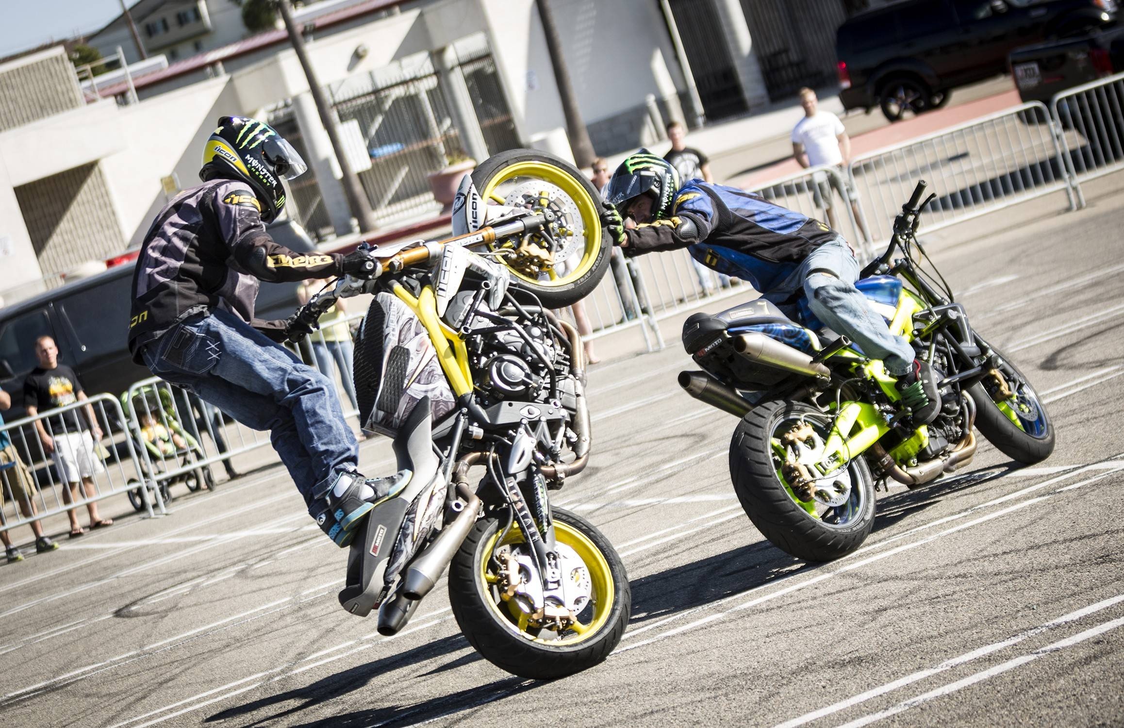 Stunt: Wheelstand and burnout, Sportbikes, Motorcycle stunting. 2320x1500 HD Background.