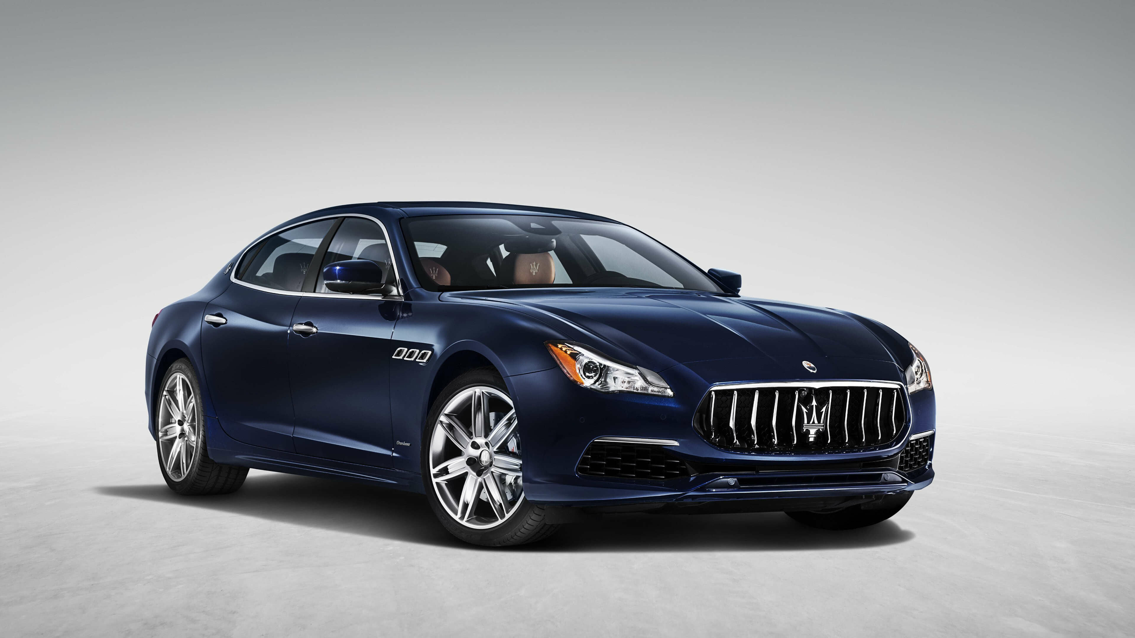 Maserati: Quattroporte Q4 Granlusso, Luxury car. 3840x2160 4K Wallpaper.