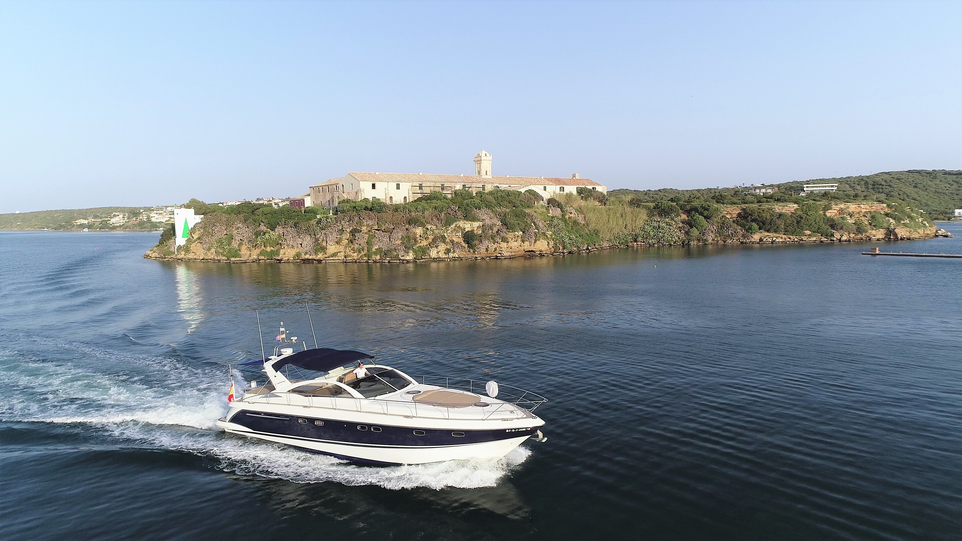 Motorboat: Fairline Targa 52 GT, Speedboat. 3840x2160 4K Background.