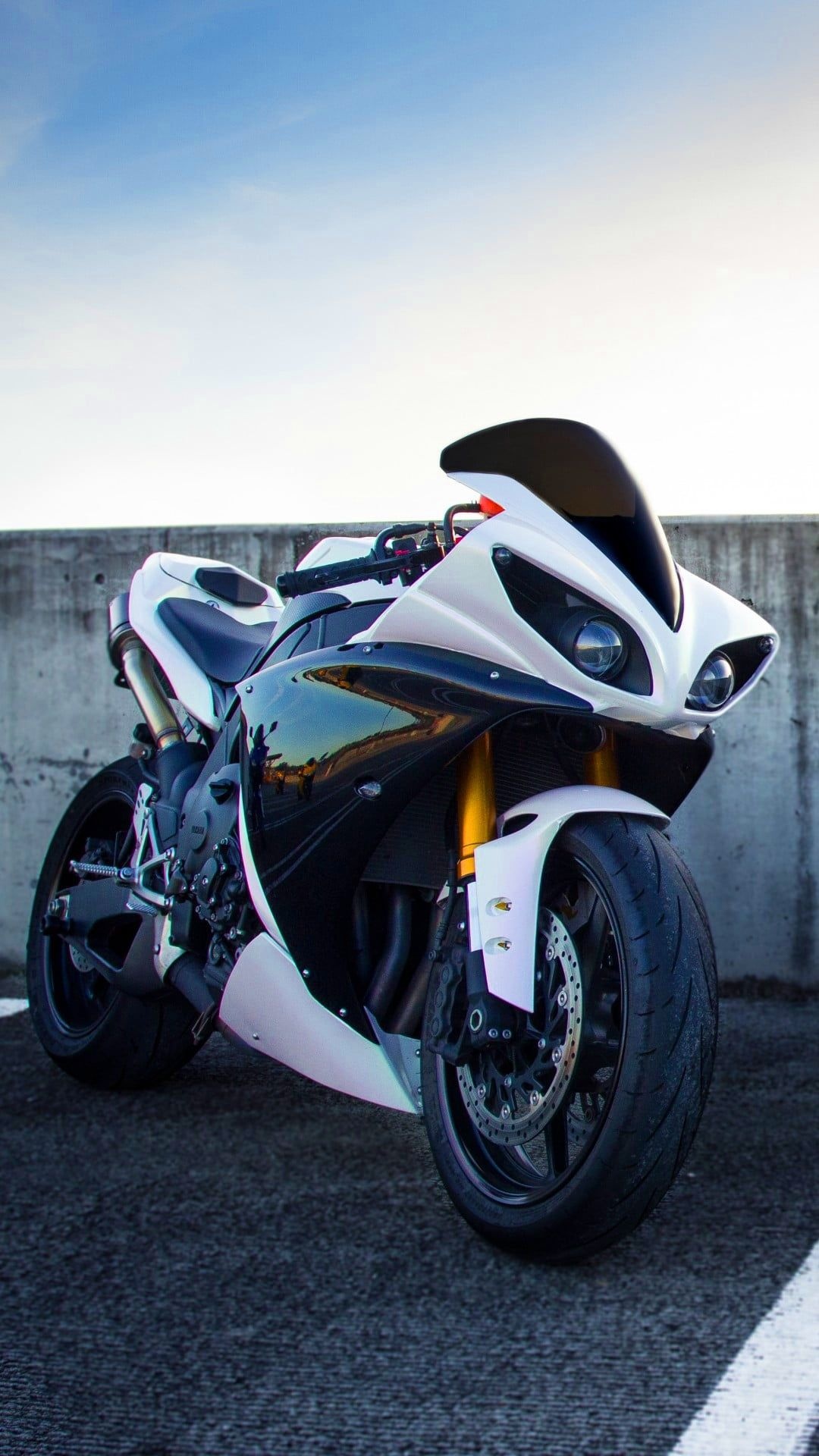 Yamaha YZF-R1, White and black sport bikes, 2015 1080p, 1080x1920 Full HD Handy
