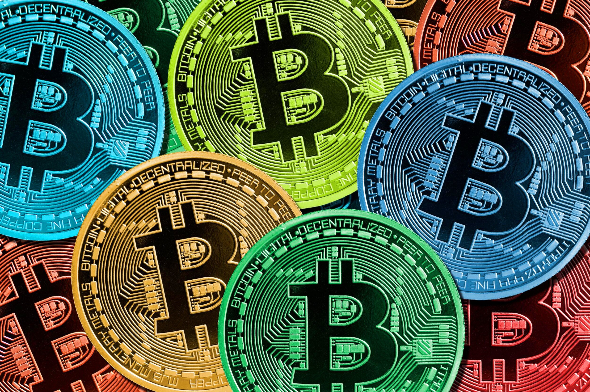 Bitcoin: A currency native to the Internet, Blockchain. 2500x1670 HD Background.