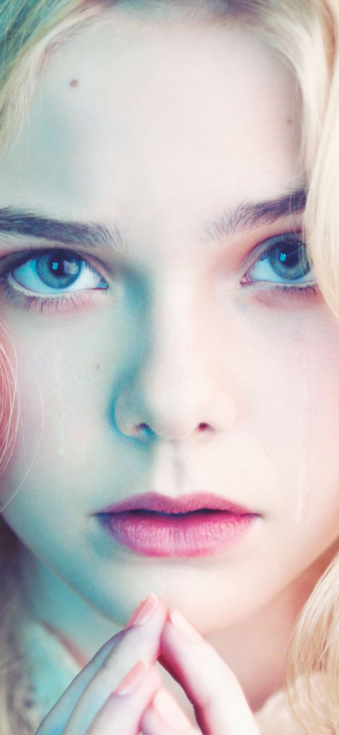Elle Fanning: Appeared in the music video for Grouplove's single "Good Morning". 1080x2340 HD Wallpaper.
