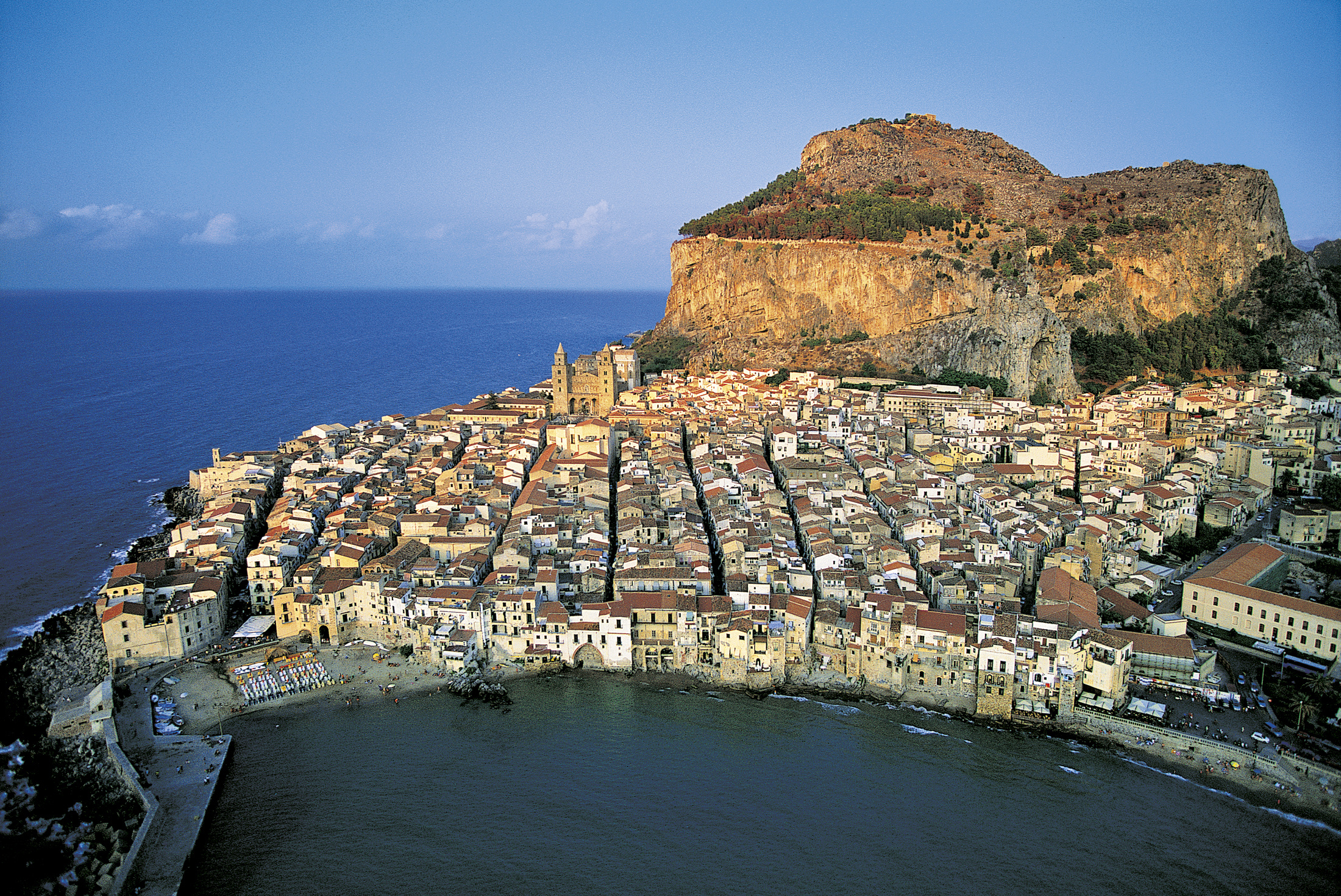 Cefalu Sicily, Trendy hotspot, Italian trendblog, Chic travel, 2200x1470 HD Desktop