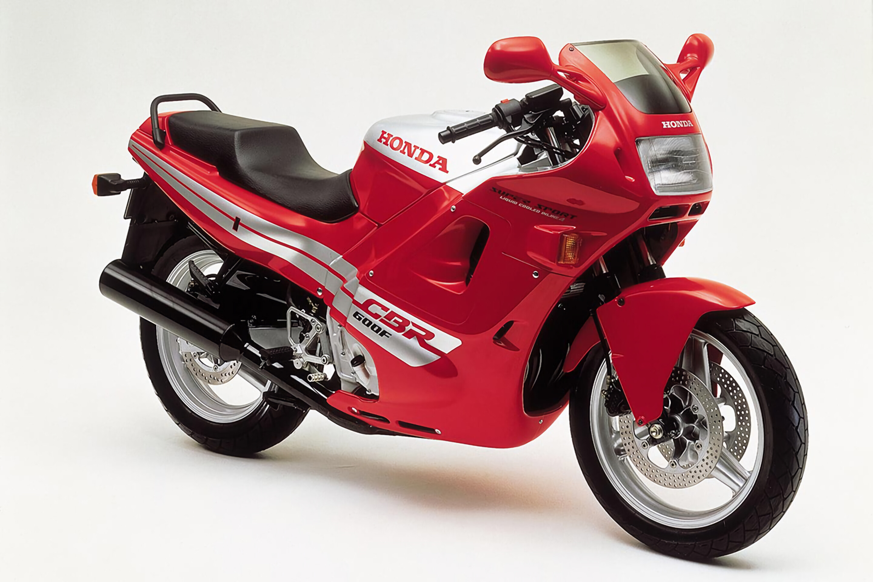 Honda CBR600F Hurricane, Sports bike, Cutting-edge technology, Rider comfort, 2880x1920 HD Desktop