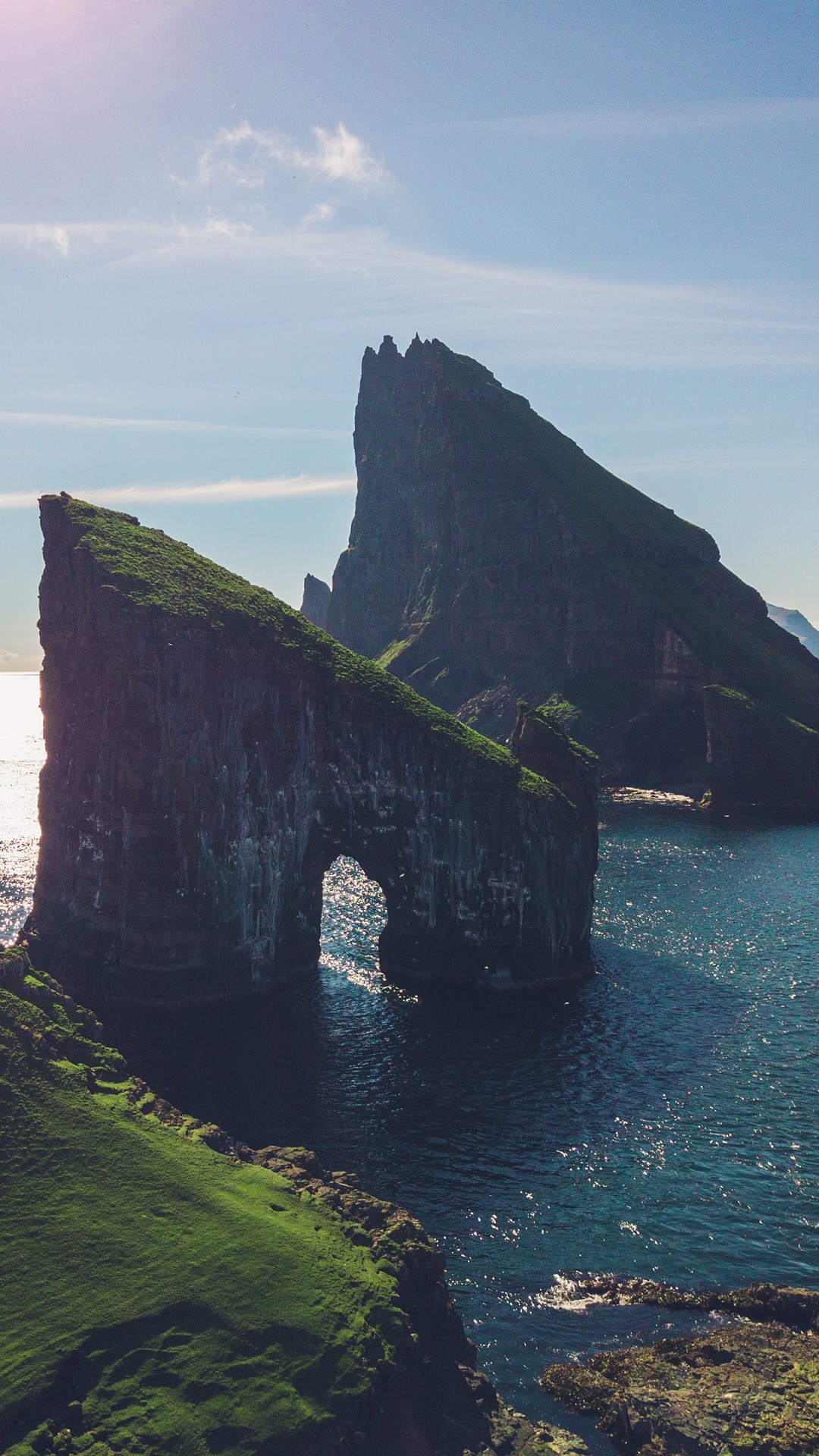 Faroe Islands, Drangarnir sea stacks, Tindhlmur islet, Vgar island, 1080x1920 Full HD Phone