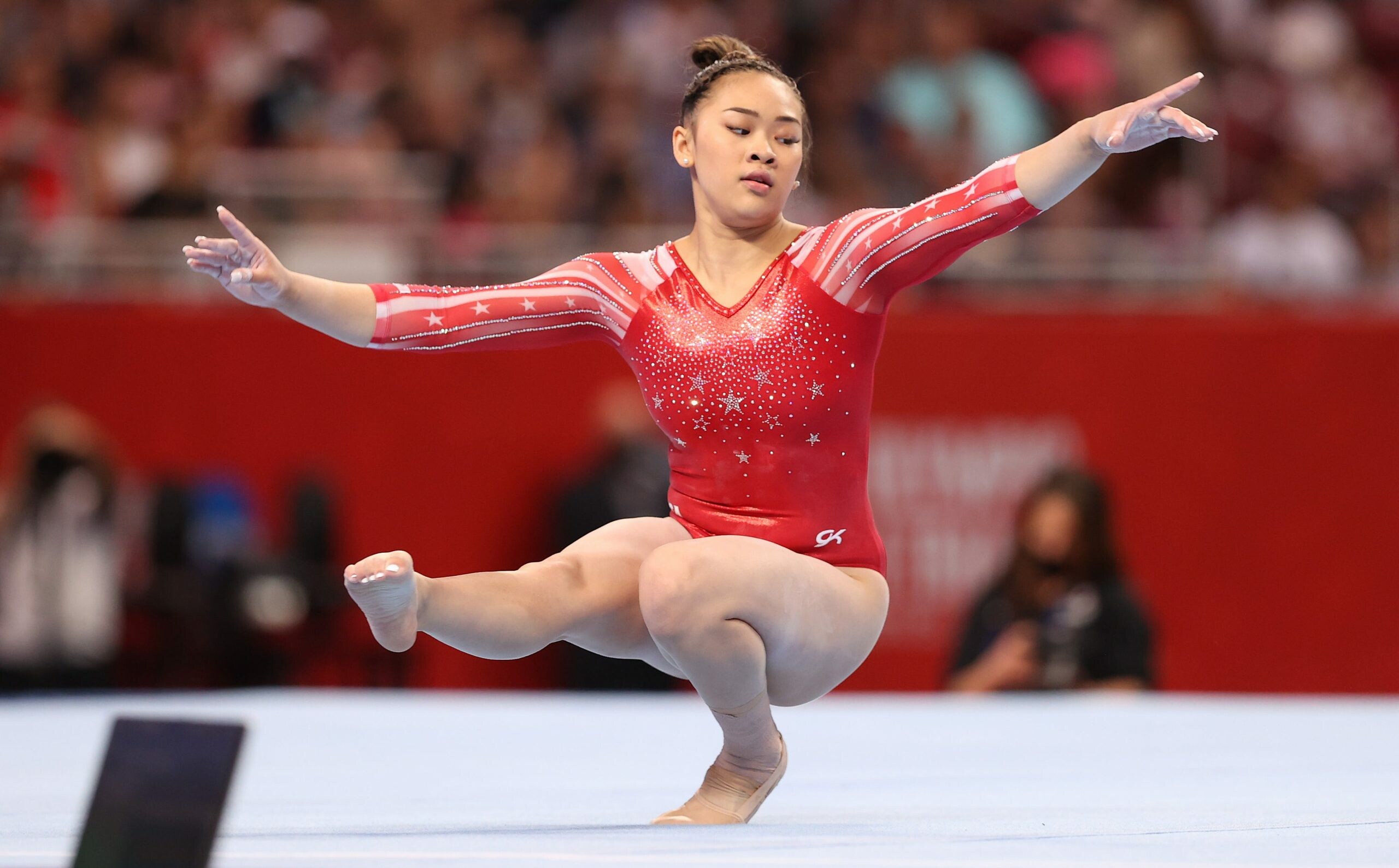 Sunisa Lee: She made the junior national team in 2017, A Hmong American artistic gymnast. 2560x1590 HD Background.