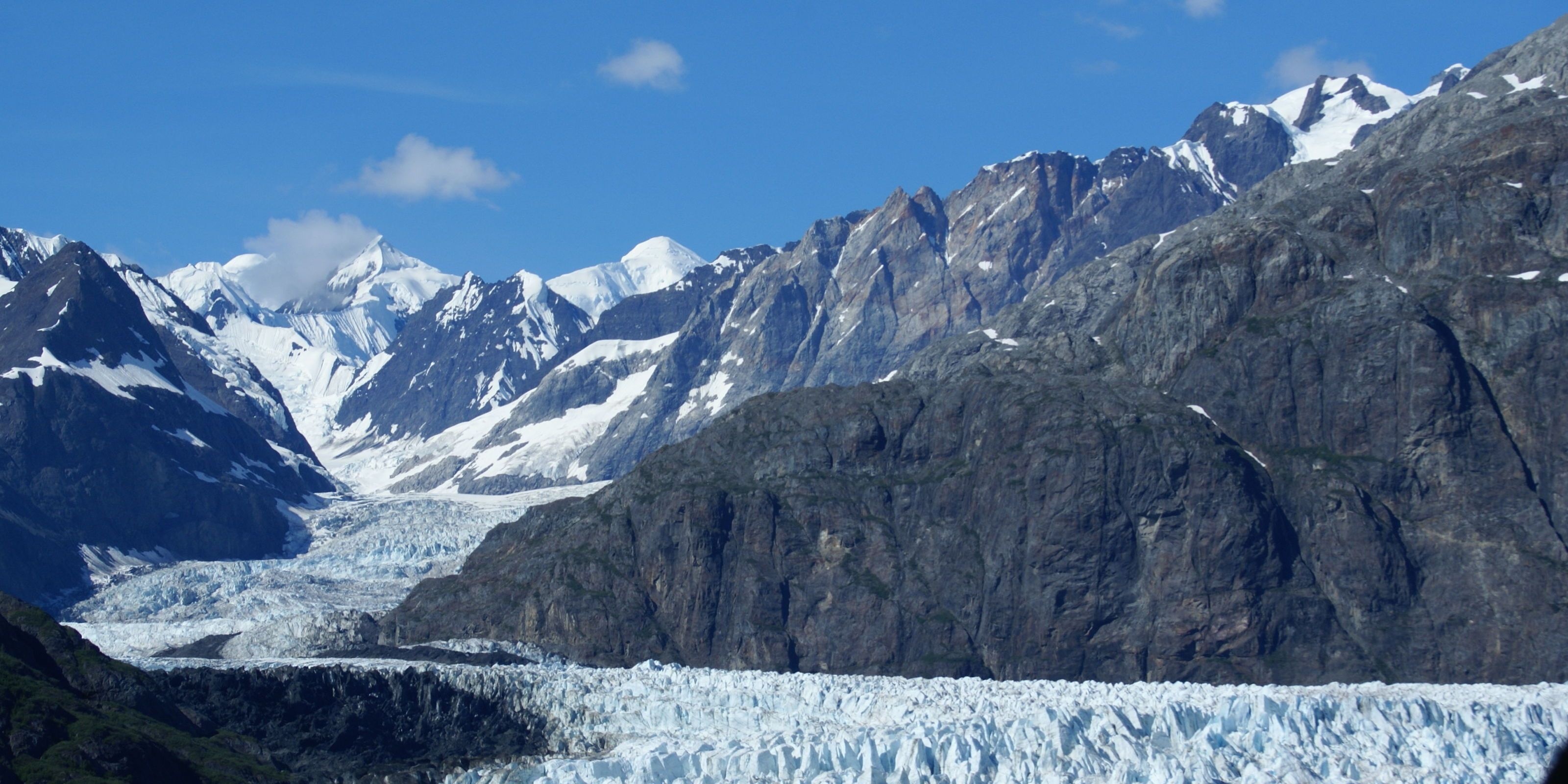 Glacier Bay National Park, Enormous landslide, 3200x1600 Dual Screen Desktop