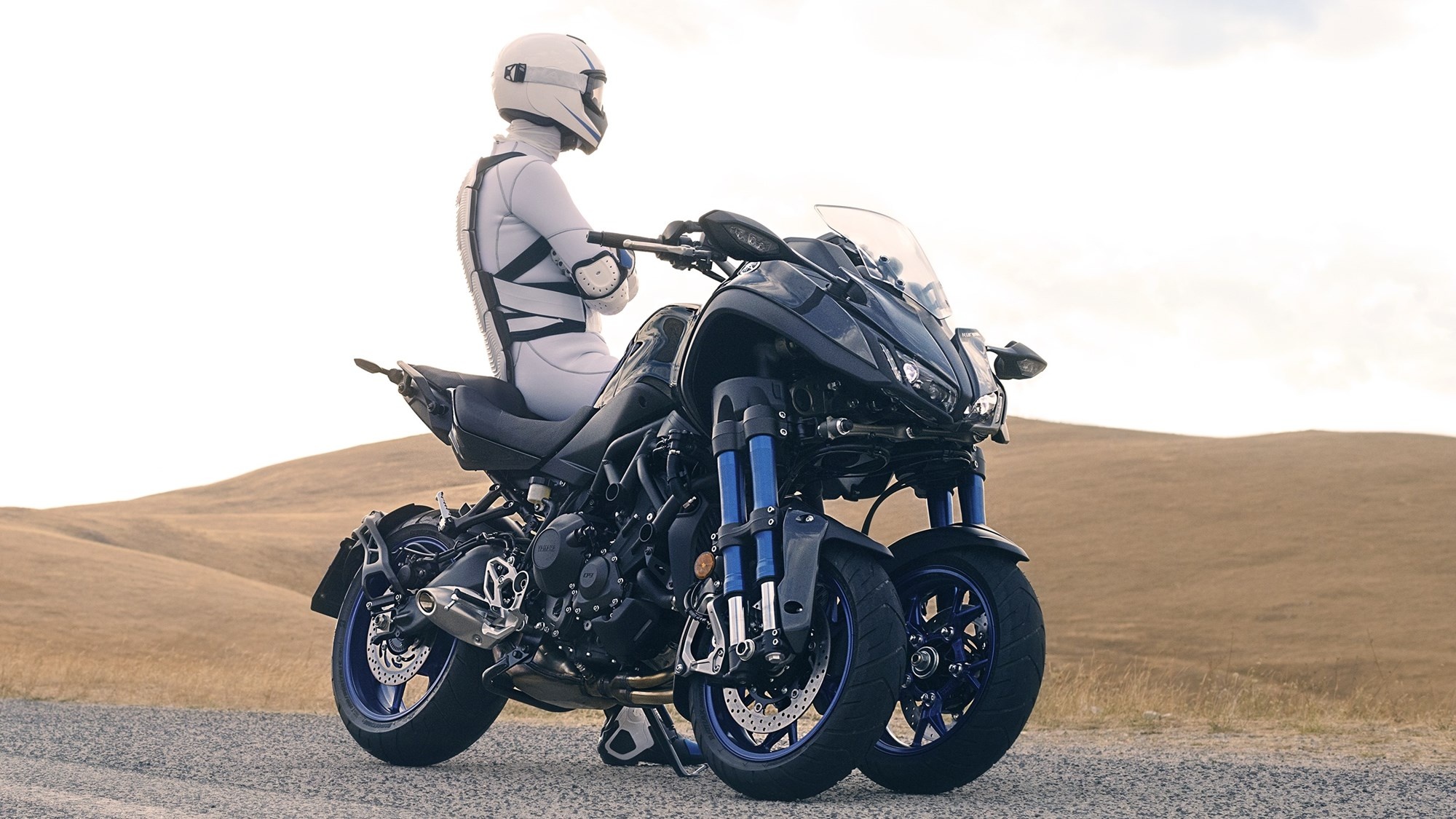Yamaha Niken, Ultimate guide, Iamabiker's review, Everything about the stunning bike, 2000x1130 HD Desktop