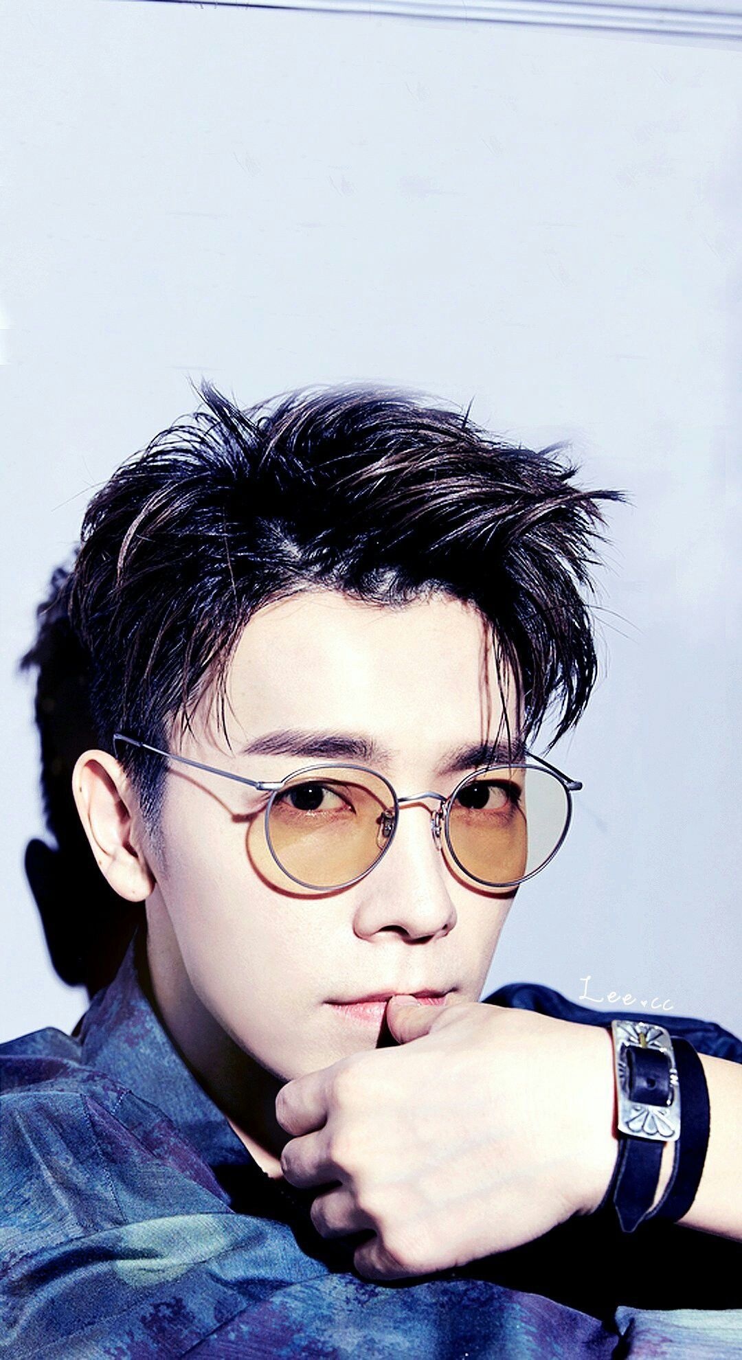 Lee Dong-Hae's visuals, Super Junior's pride, Iconic persona, Kpop sensation, 1080x1980 HD Phone