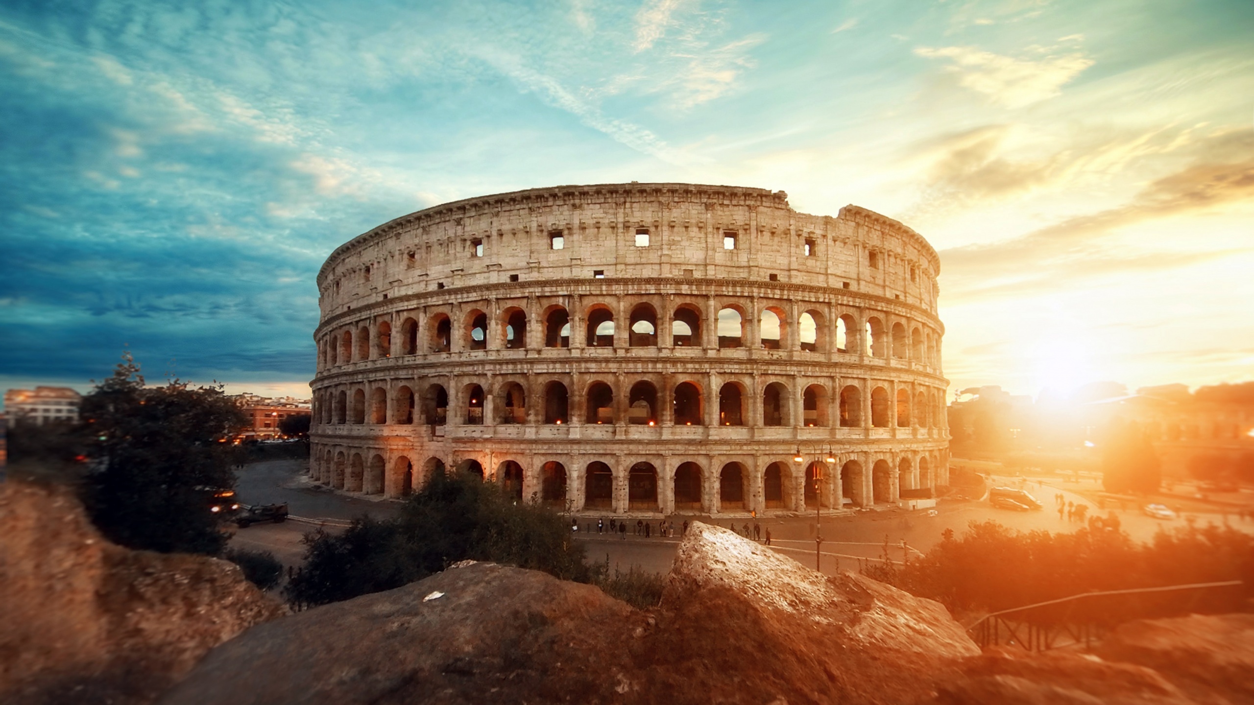 Rome: Colosseum, Amphitheater, Historical structure, Italy. 2560x1440 HD Background.