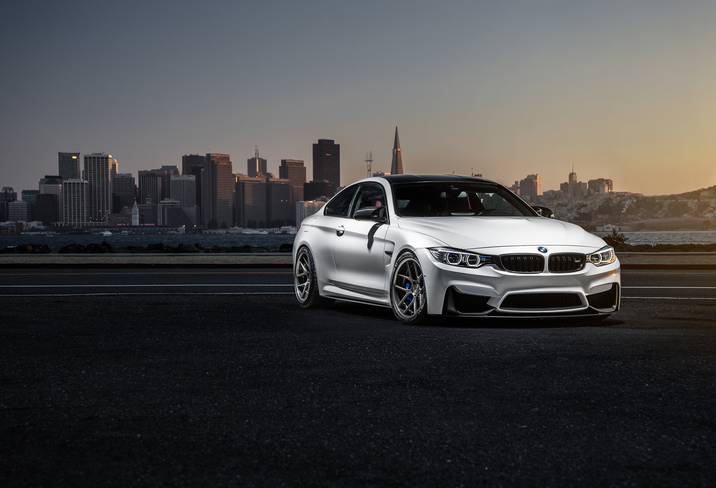 BMW M4, Laden Sie das, Powerful sports car, Thrilling driving experience, 2500x1710 HD Desktop