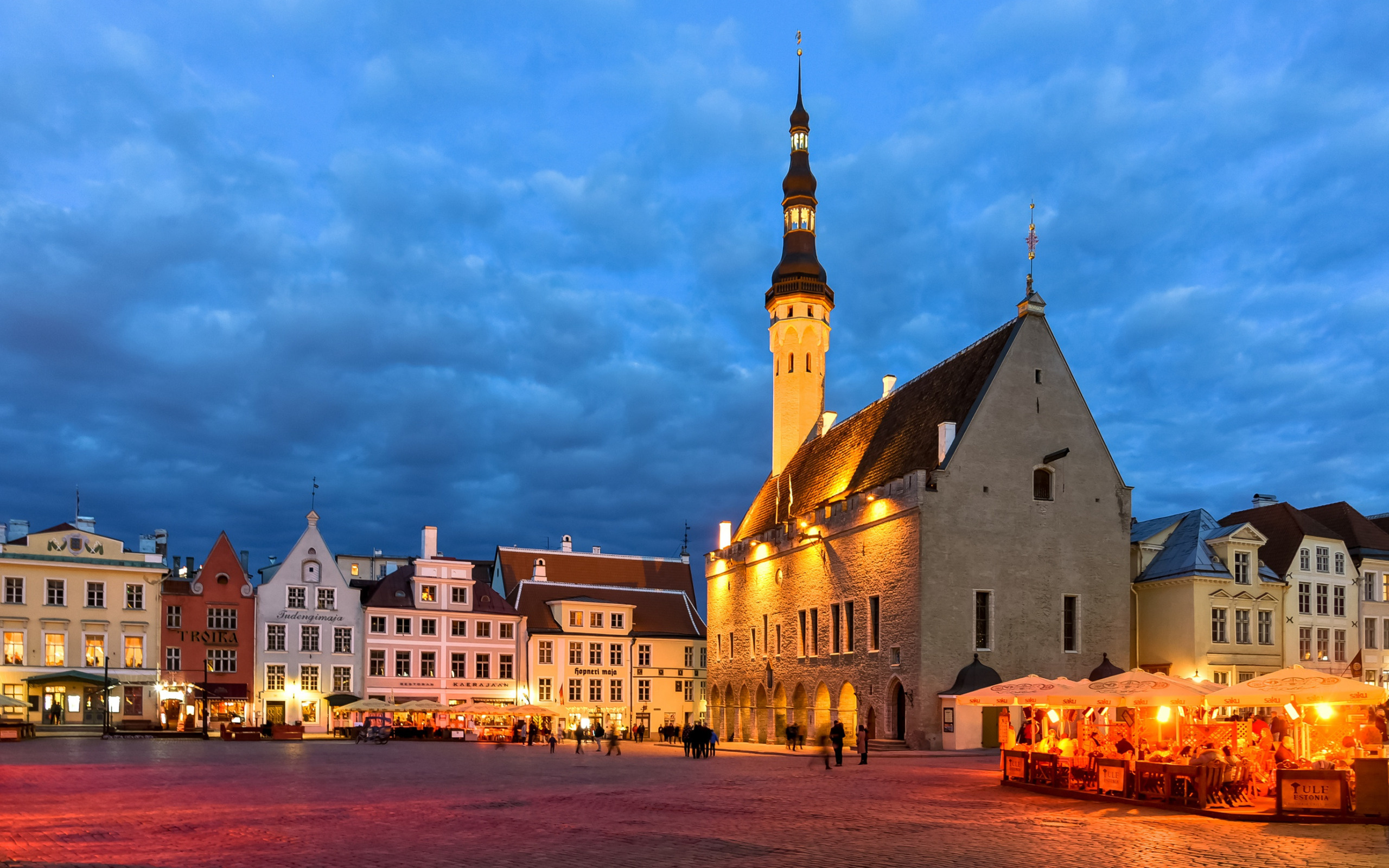 Tallinn Town Hall, Raekoja plats, Evening square, Wallpaper, 2560x1600 HD Desktop