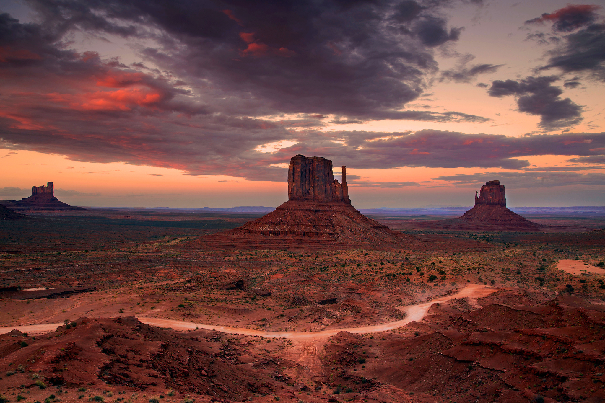 Monument Valley HD wallpaper, Breathtaking landscapes, Nature's masterpiece, Desert beauty, 2050x1370 HD Desktop