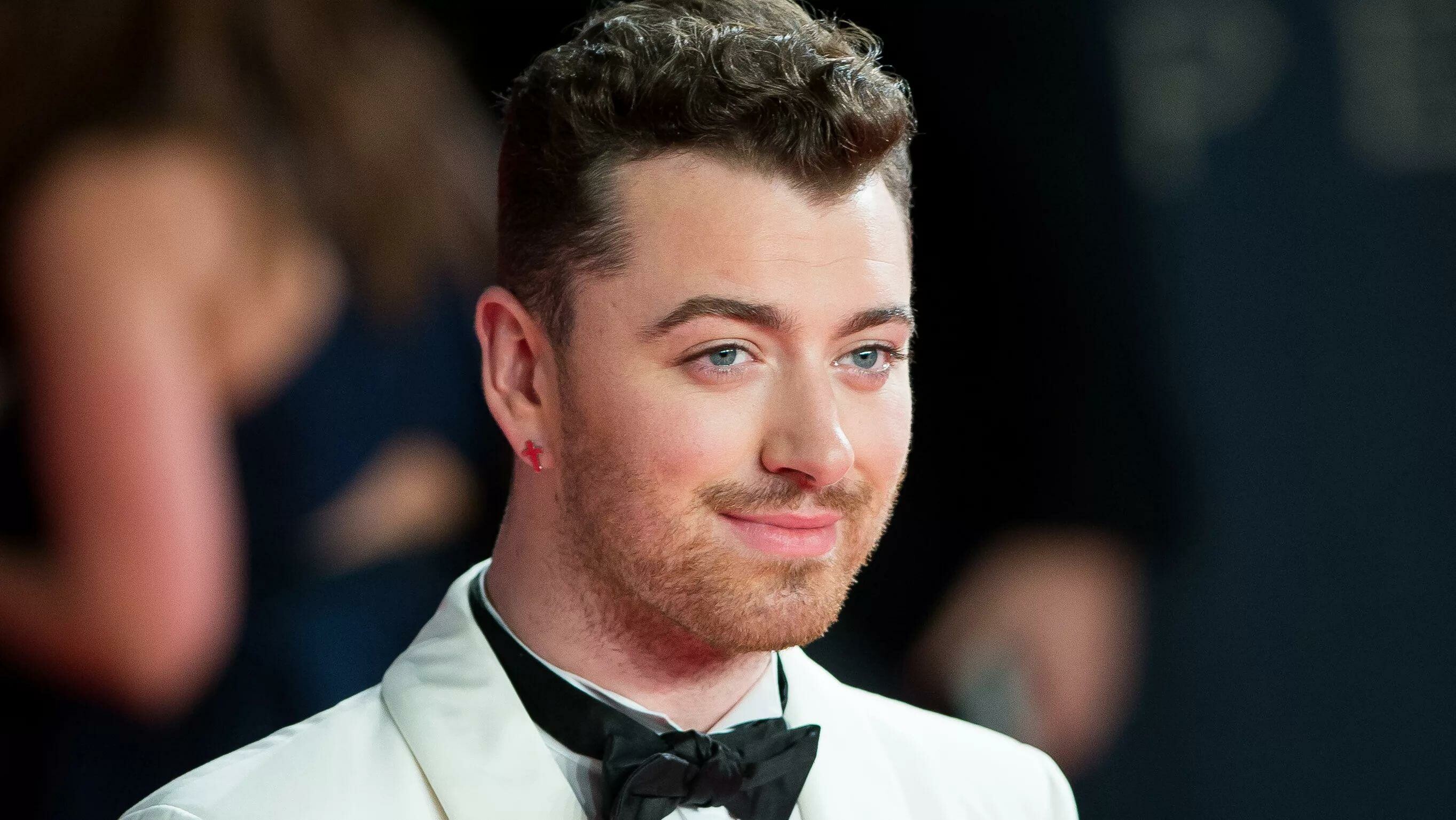 Sam Smith: In the Lonely Hour won Best Pop Vocal Album at the 57th Annual Grammy Awards. 2730x1540 HD Wallpaper.