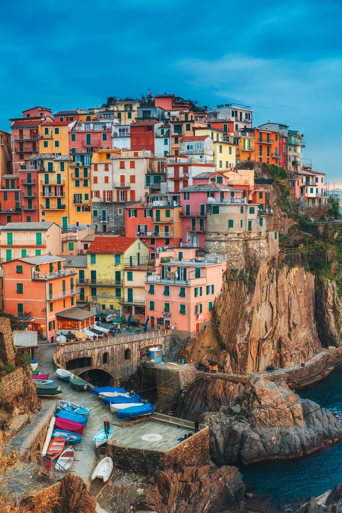 Cinque Terre, Late afternoon, Fishing village, Peaceful life, 1340x2000 HD Handy