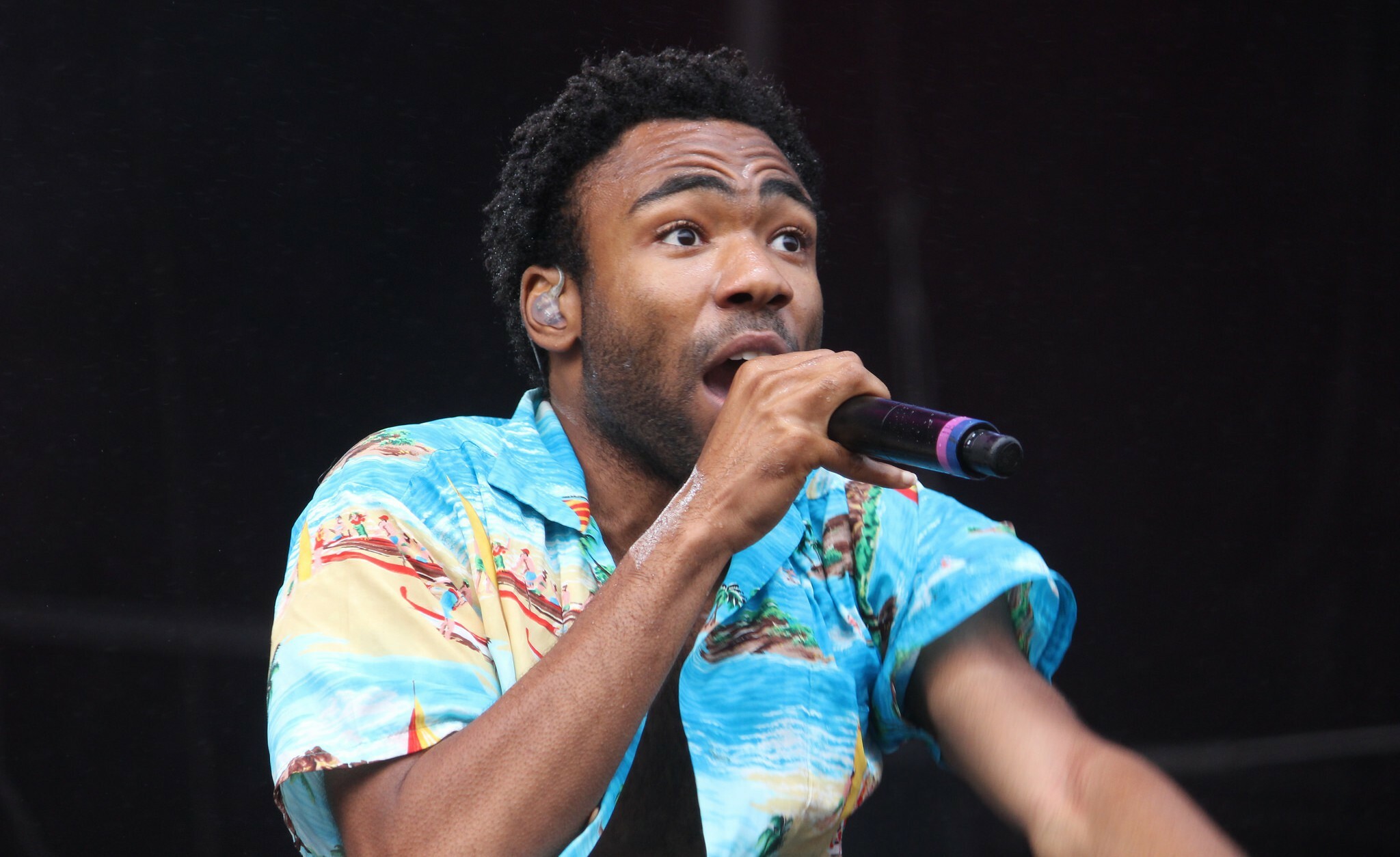 Images, Photos, Pictures, Backgrounds of Donald Glover, 2050x1260 HD Desktop