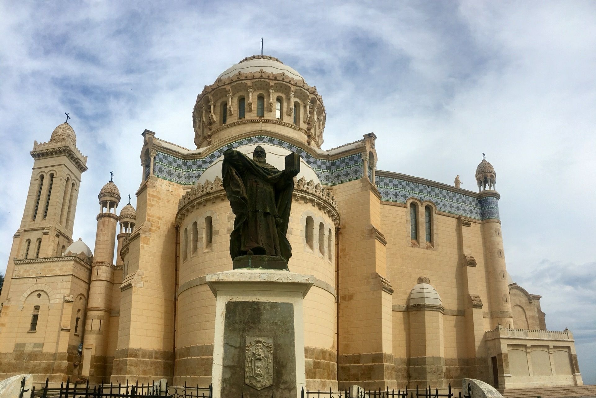 Algiers, Notre Dame Dafrique, Travel reviews, Travel guide, 1920x1290 HD Desktop
