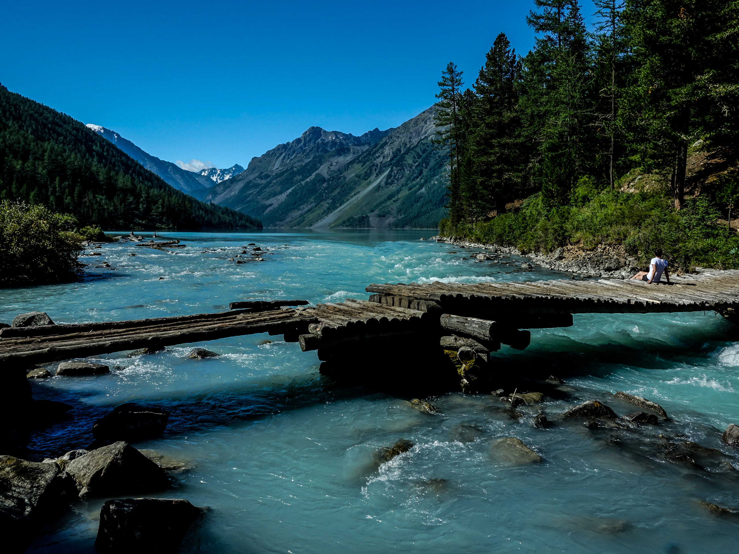 Altai Mountains, Pristine wilderness, Belukha Mountain trek, Natural beauty, 2560x1920 HD Desktop