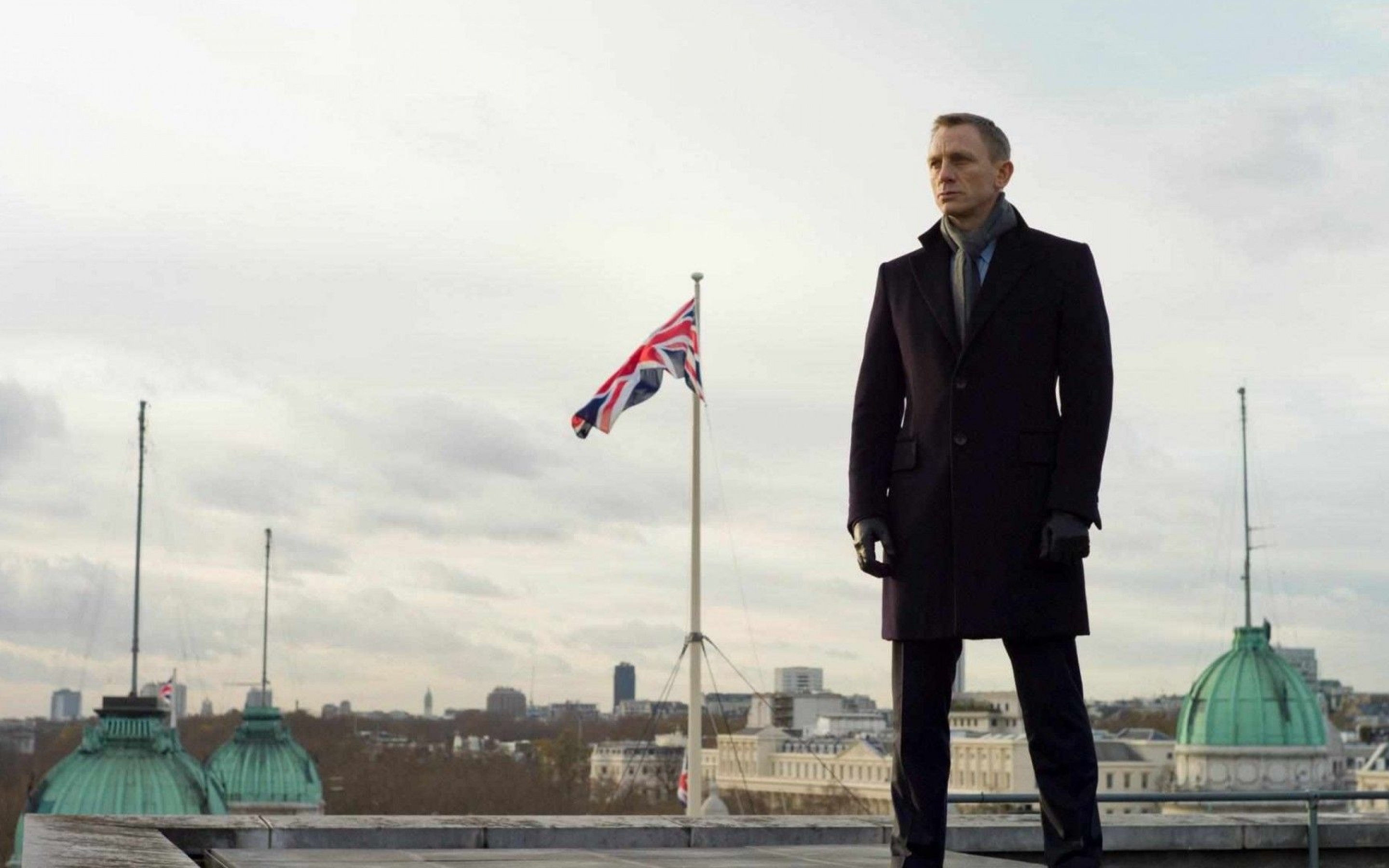 Skyfall: James Bond, British literary and film character, a peerless spy. 2880x1800 HD Wallpaper.