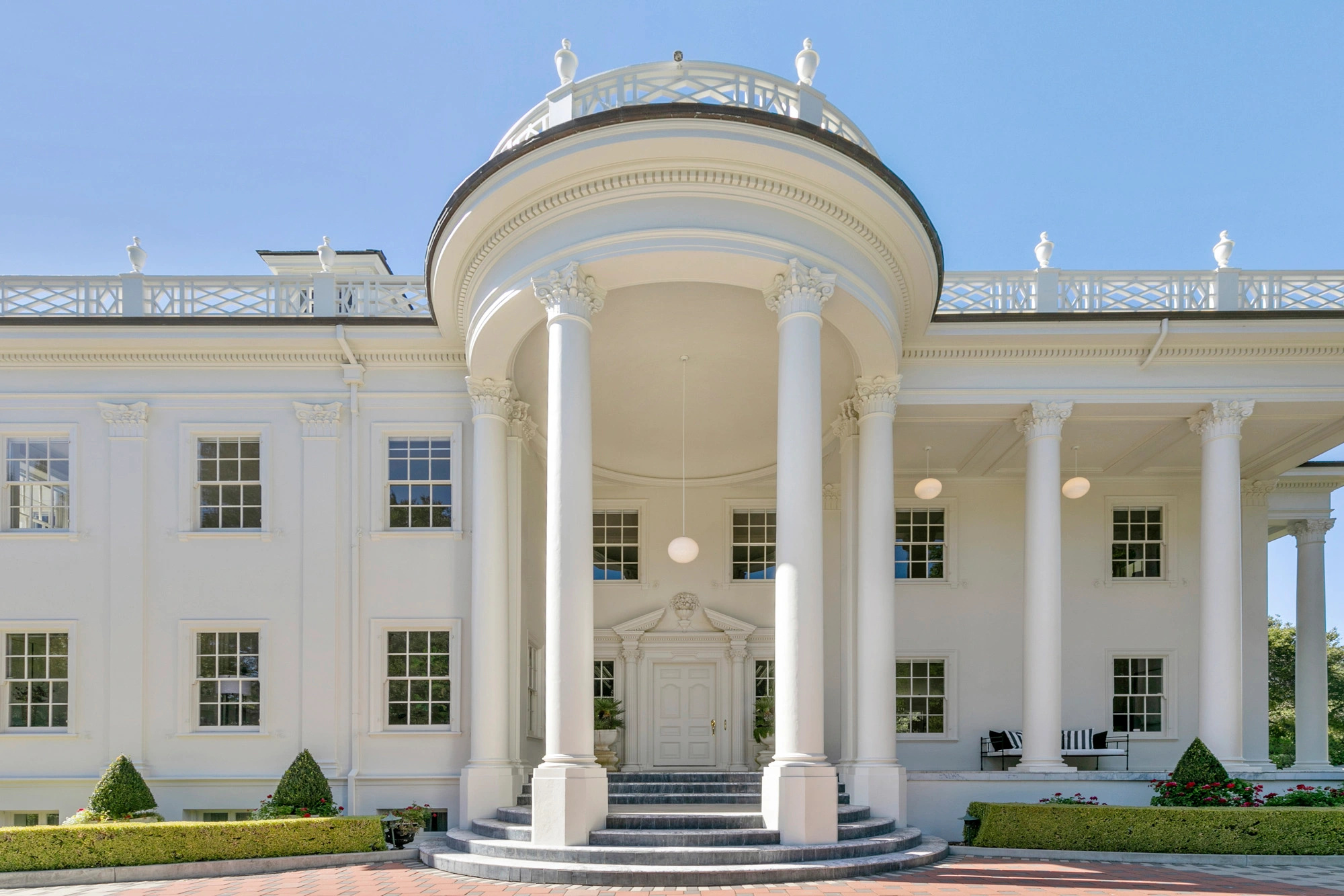 White House, Californias western residence, Luxury property, Real estate, 2000x1340 HD Desktop