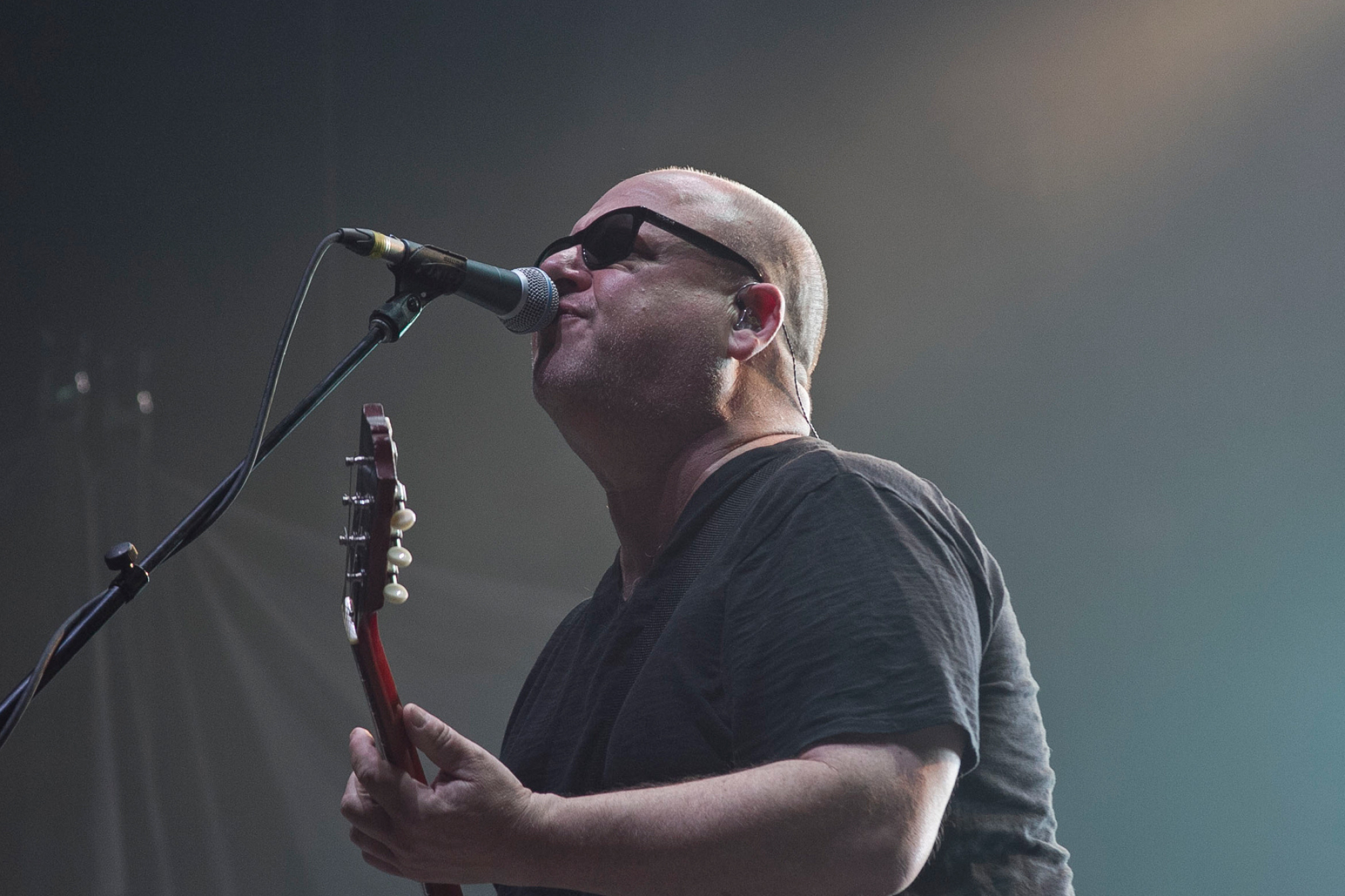 Pixies band, Weezer show, Sold out crowd, Wildly entertaining performance, 2000x1340 HD Desktop