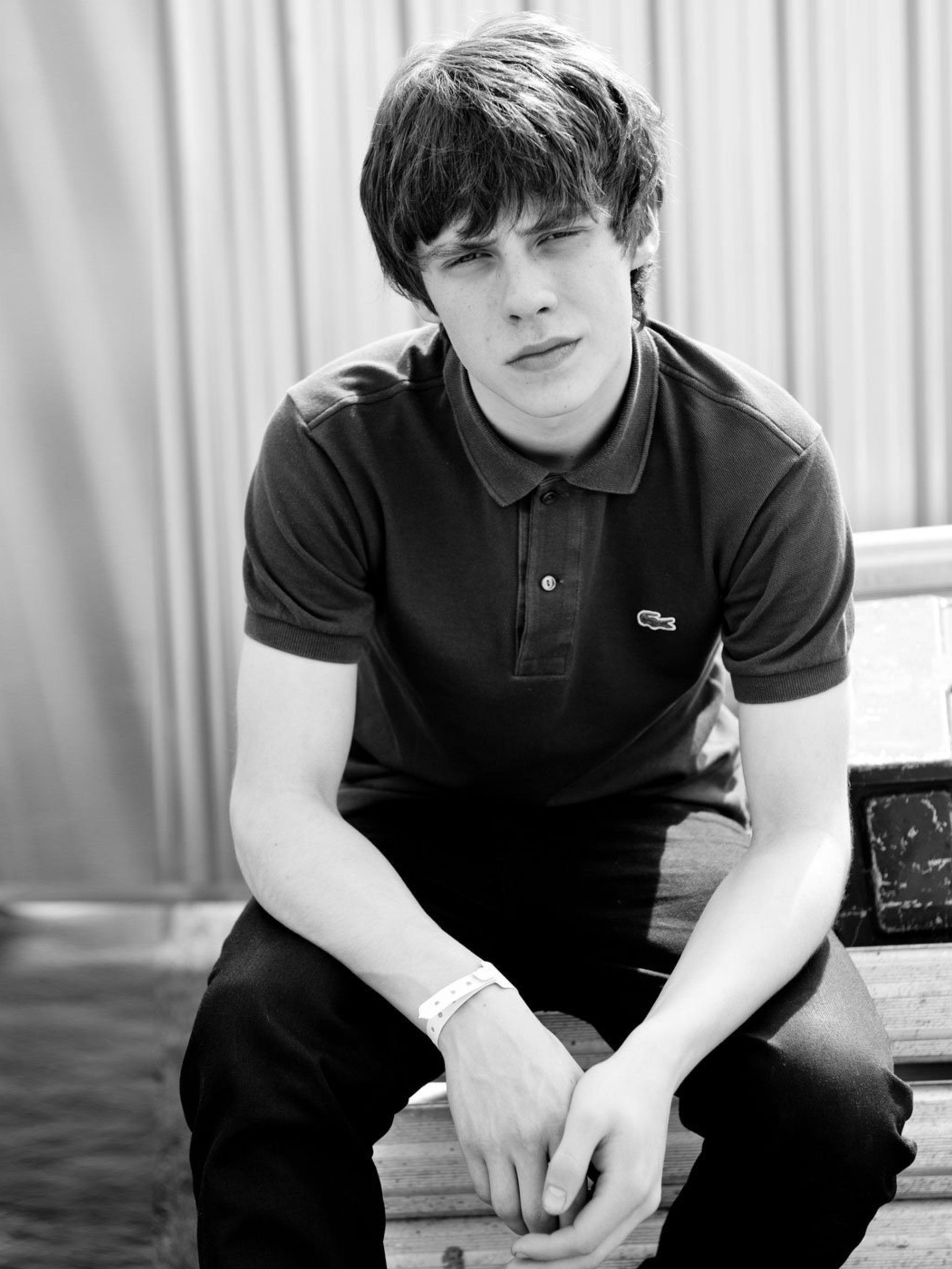 Jake Bugg, Elle Man of the Week, Fashionable artist, Style icon, 2050x2730 HD Phone