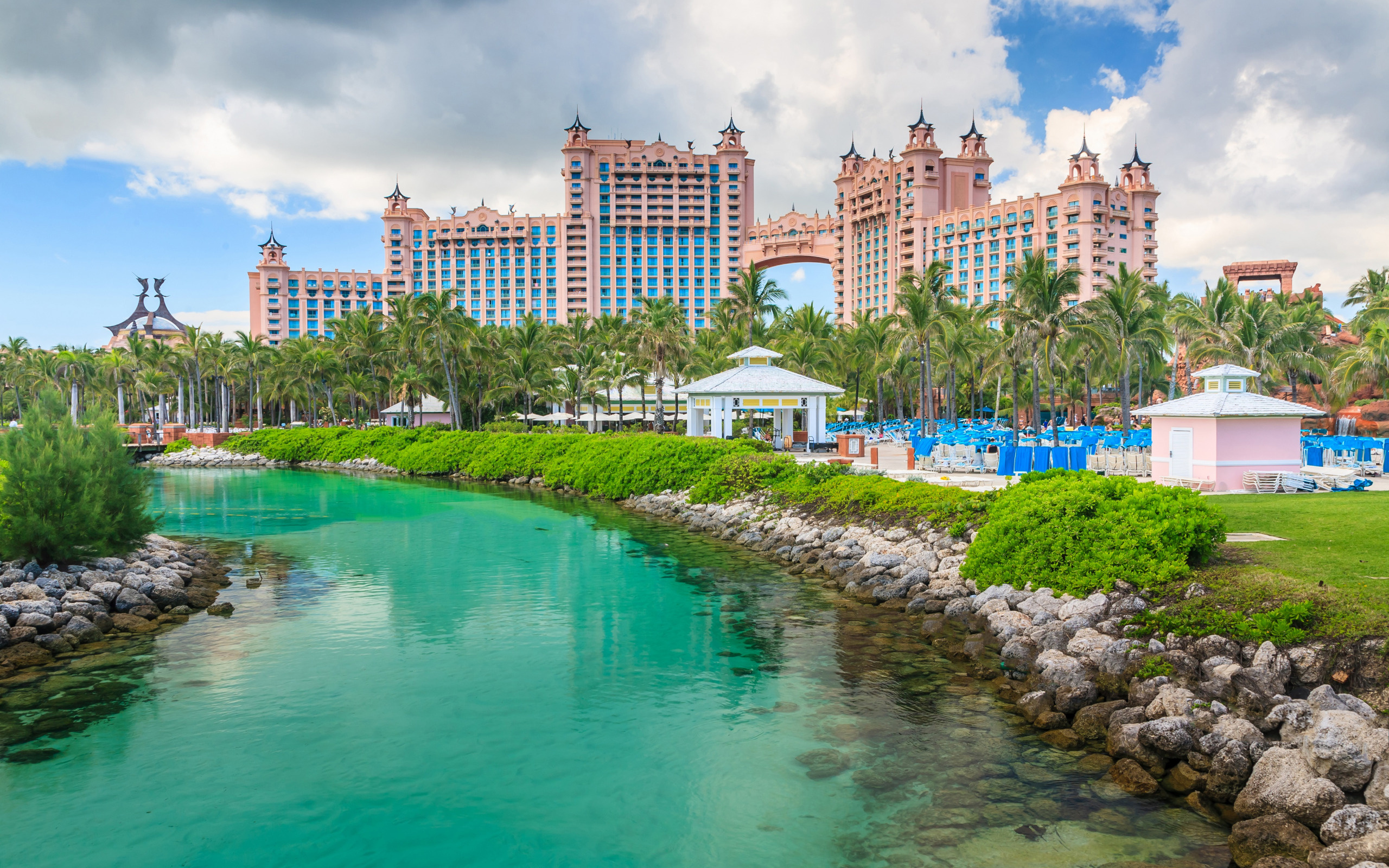 Nassau, Bahamas luxury, Paradise island, Tropical escape, Stunning capital city, 2560x1600 HD Desktop