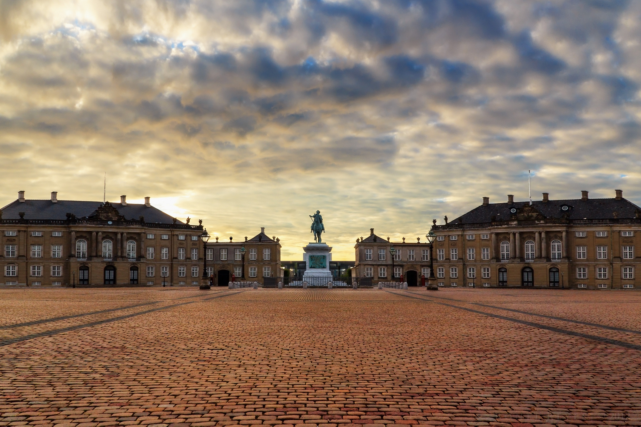 Amalienborg Palace, Copenhagen, Royal Residence, Danish History, 2050x1370 HD Desktop