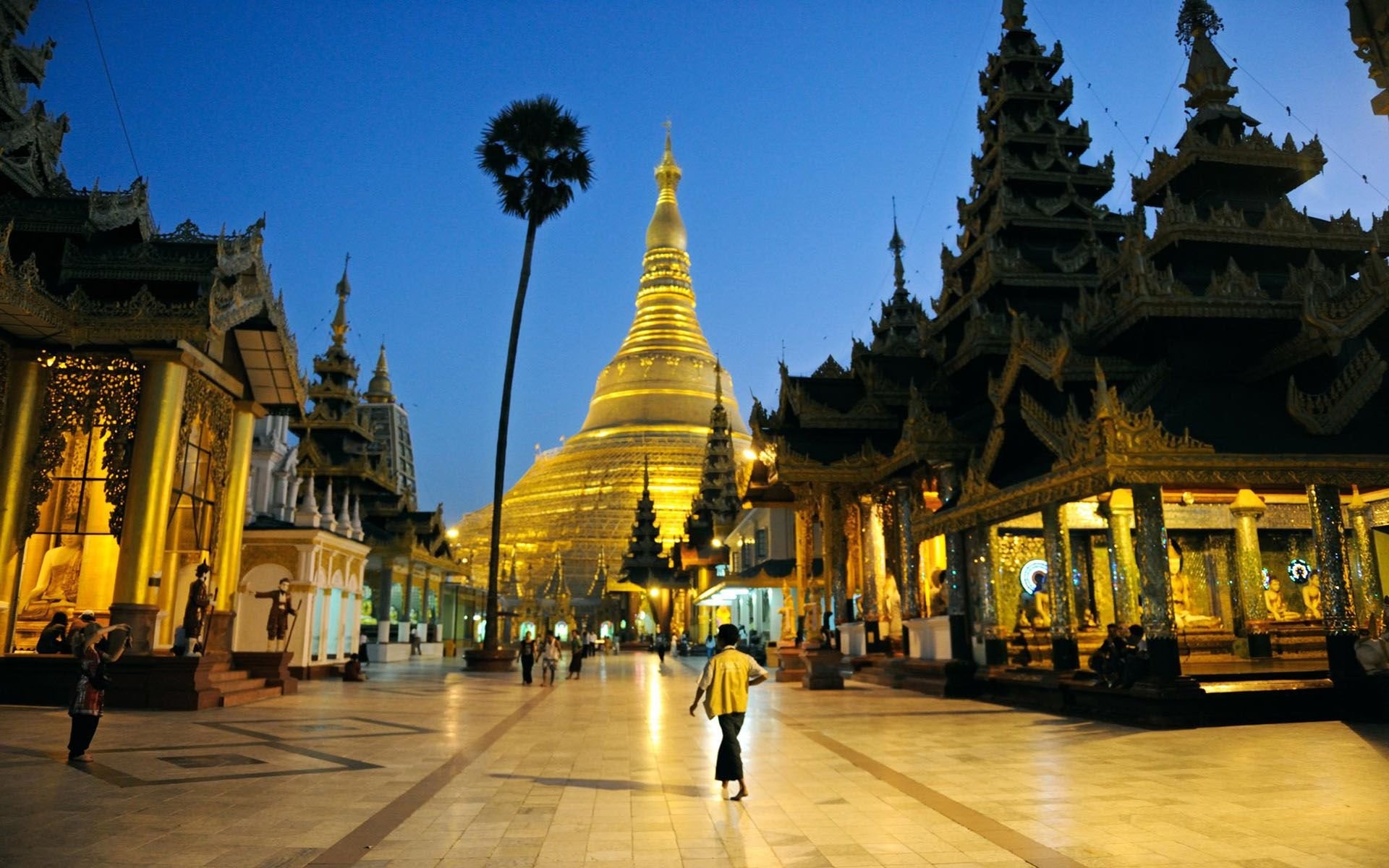 Shwedagon Pagoda, High definition wallpaper, Majestic structure, Golden glory, 1920x1200 HD Desktop