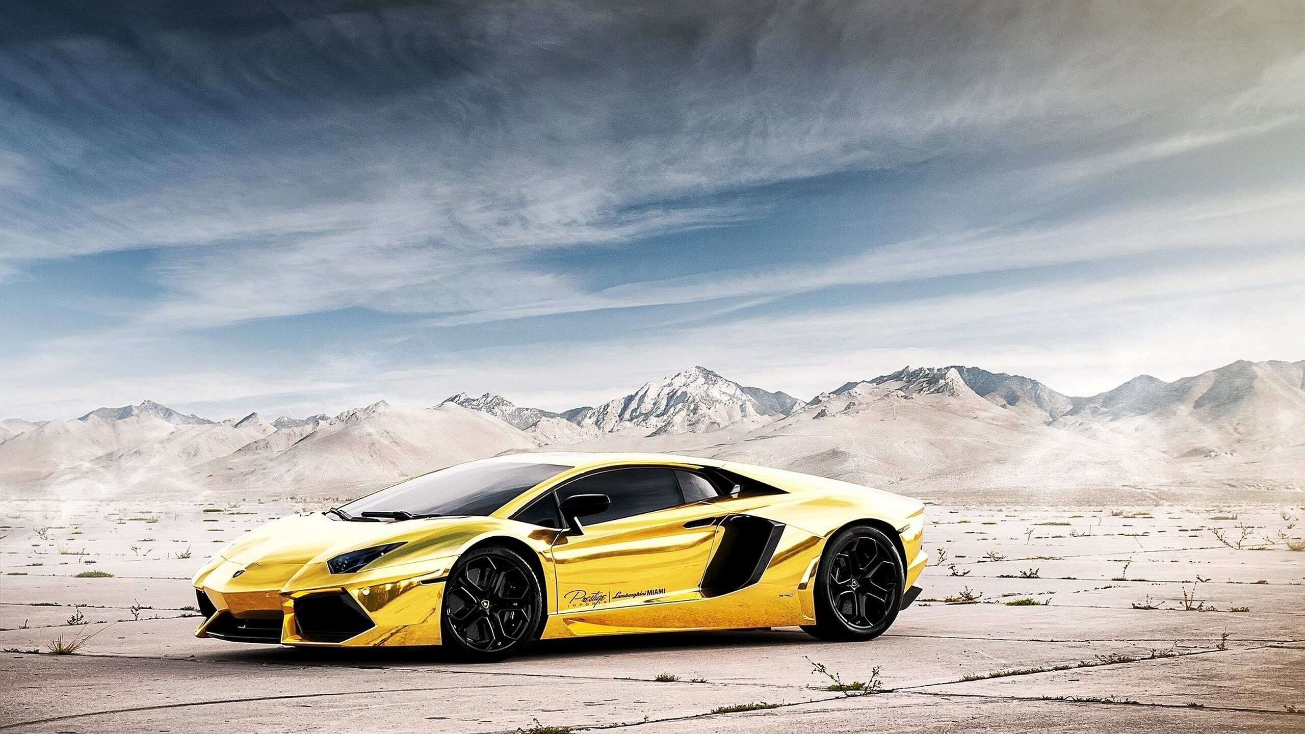 Gold Lamborghini: Aventador SVJ LP 770-4, A track focused iteration of the Aventador S and an improvement over the Aventador SV. 2560x1440 HD Background.