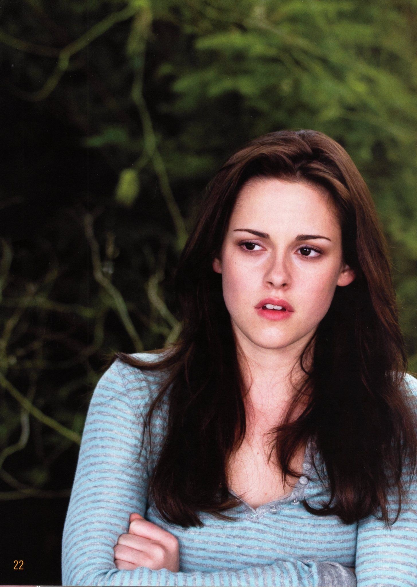 Bella (Twilight), Enigmatic character, Romantic stills, Kristen Stewart portrayal, 1460x2050 HD Phone