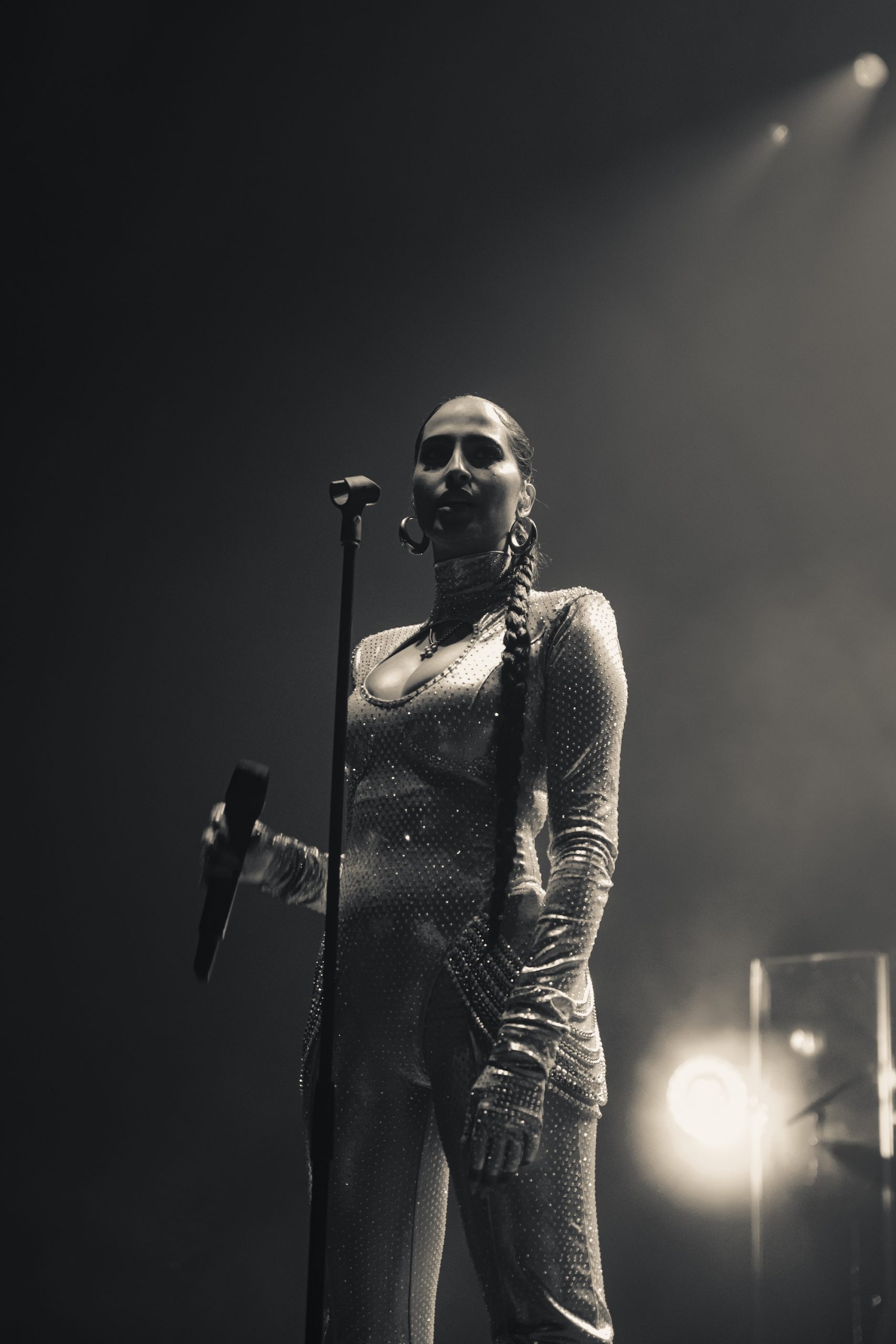 Snoh Aalegra, Brixton Academy, Electrifying show, Review, 1710x2560 HD Phone