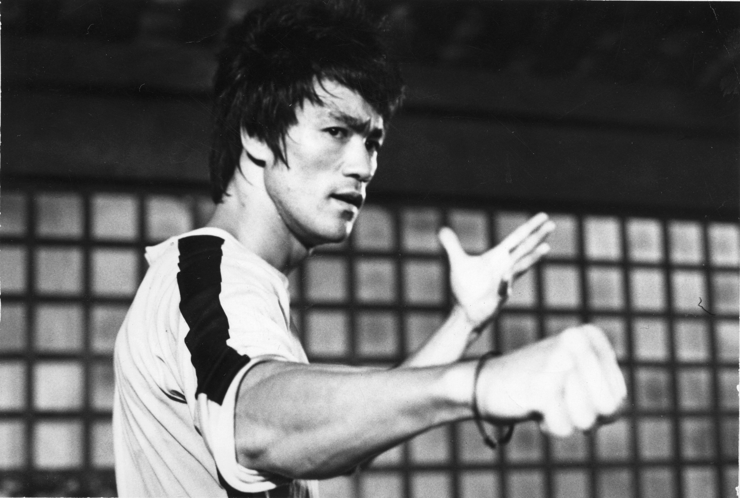 Bruce Lee, Movies, Celebrity photos, 4K wallpapers, 2920x1970 HD Desktop