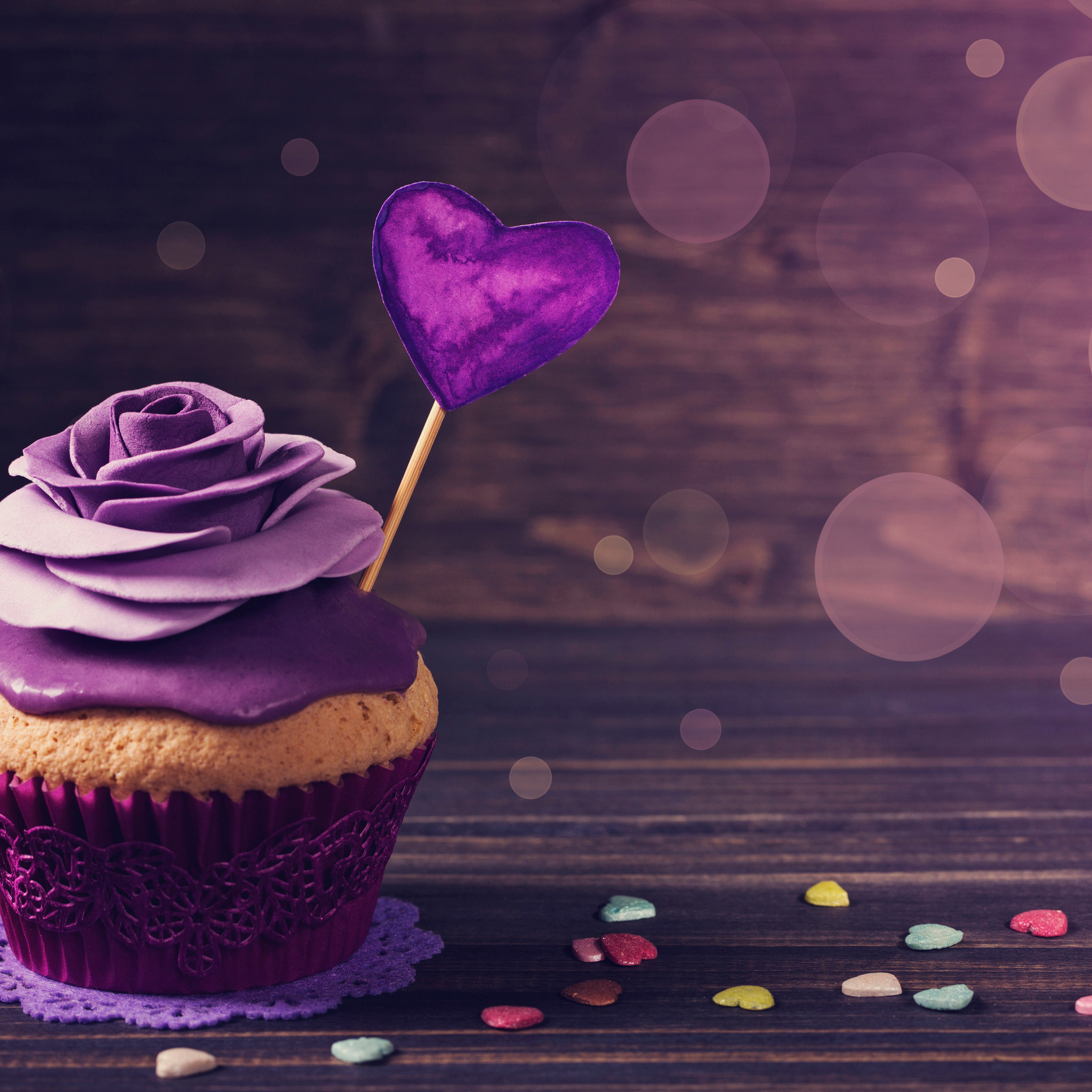 Muffin: Made with various flavors such as blueberries, chocolate chips, nuts, or spices. 2050x2050 HD Wallpaper.