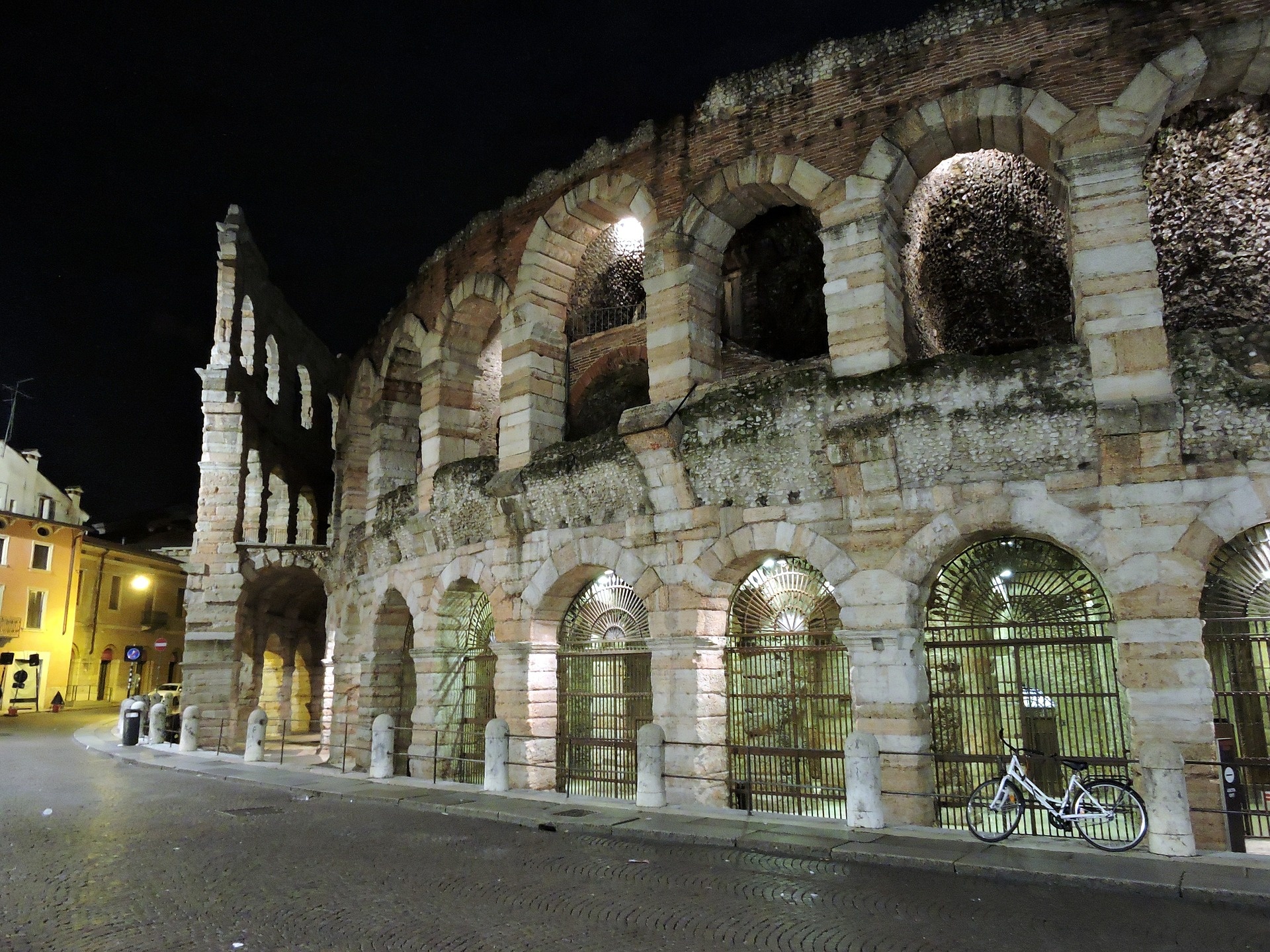 Arena Di Verona, One day in Verona, Travel itinerary, Must-visit spots, 1920x1440 HD Desktop
