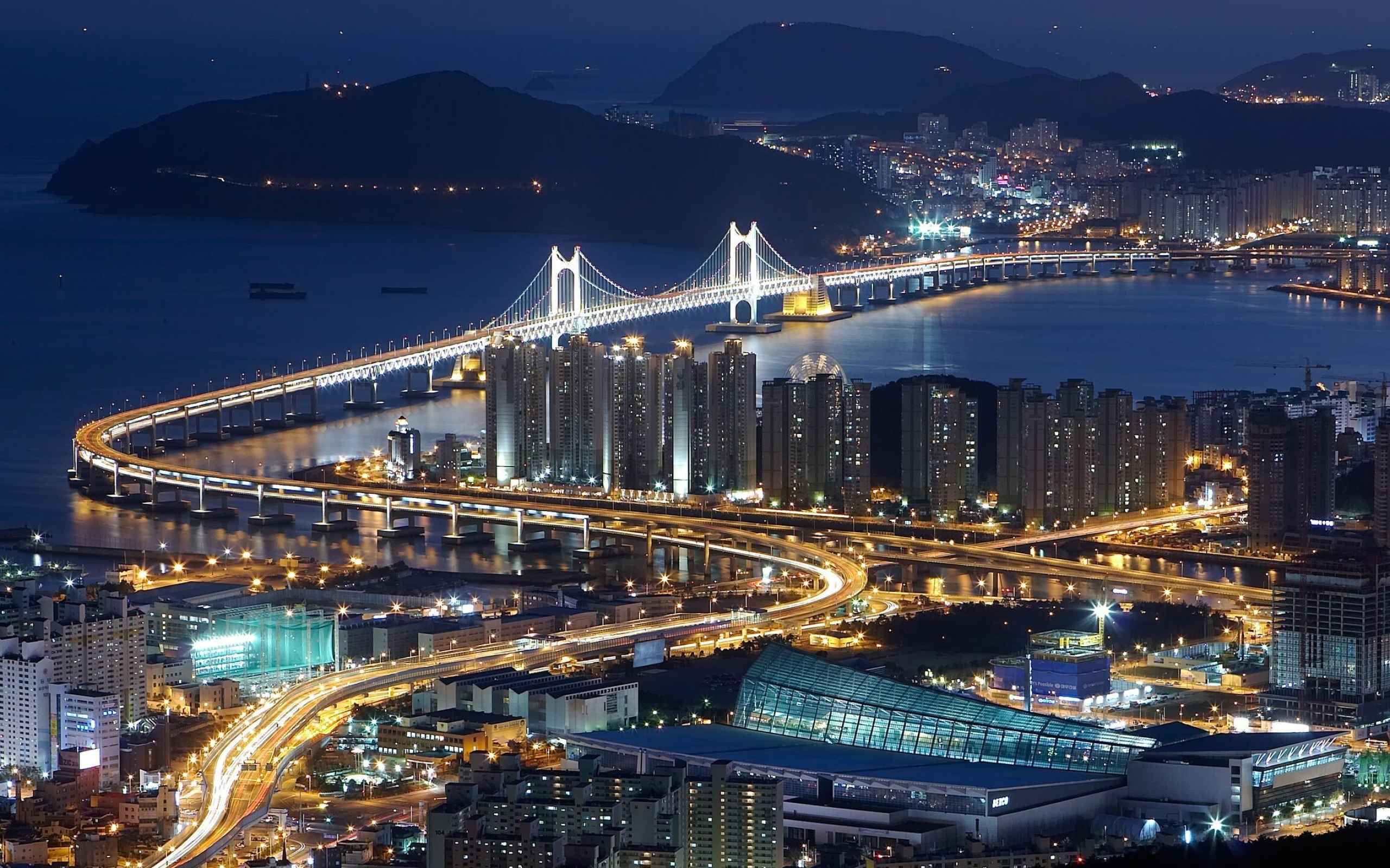 Korea: Busan, South Korean city, Lighting. 2560x1600 HD Background.
