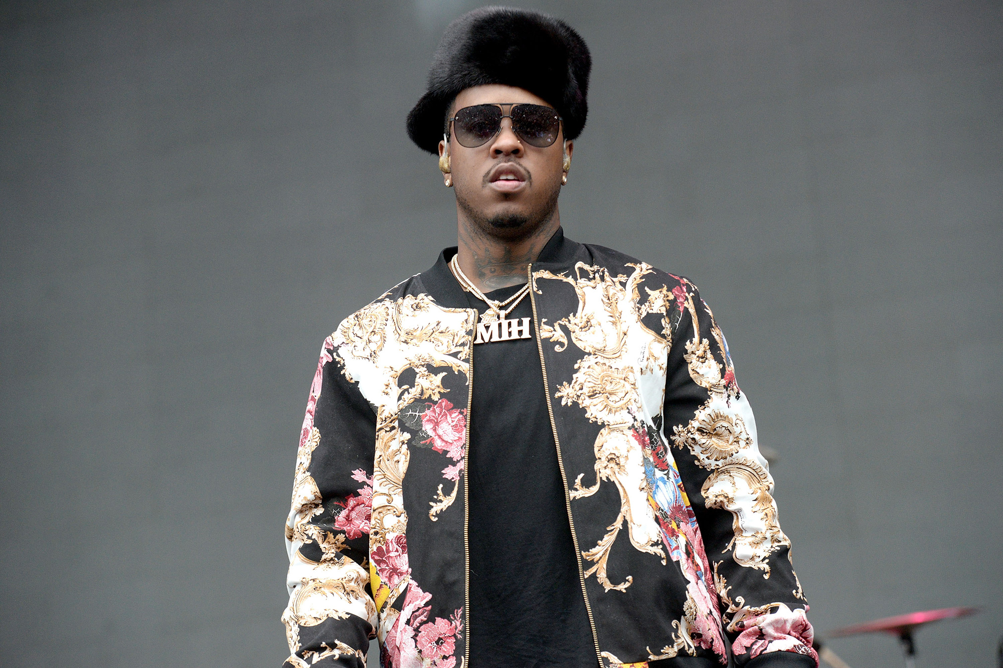 Jeremih, Outpouring of support, COVID-19 hospitalization, EW. com, 2000x1340 HD Desktop