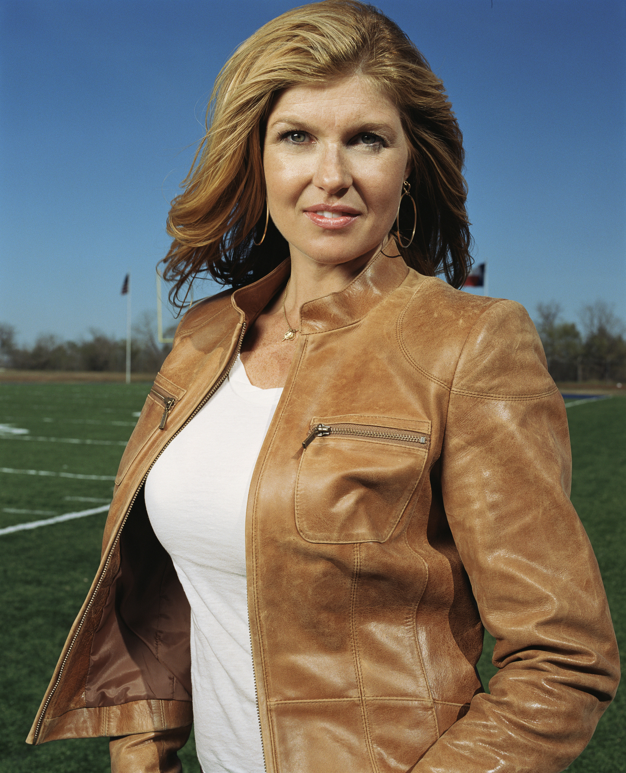 Friday Night Lights: Connie Britton as Tami Taylor, a guidance counselor turned principal at Dillon High. 2000x2470 HD Background.