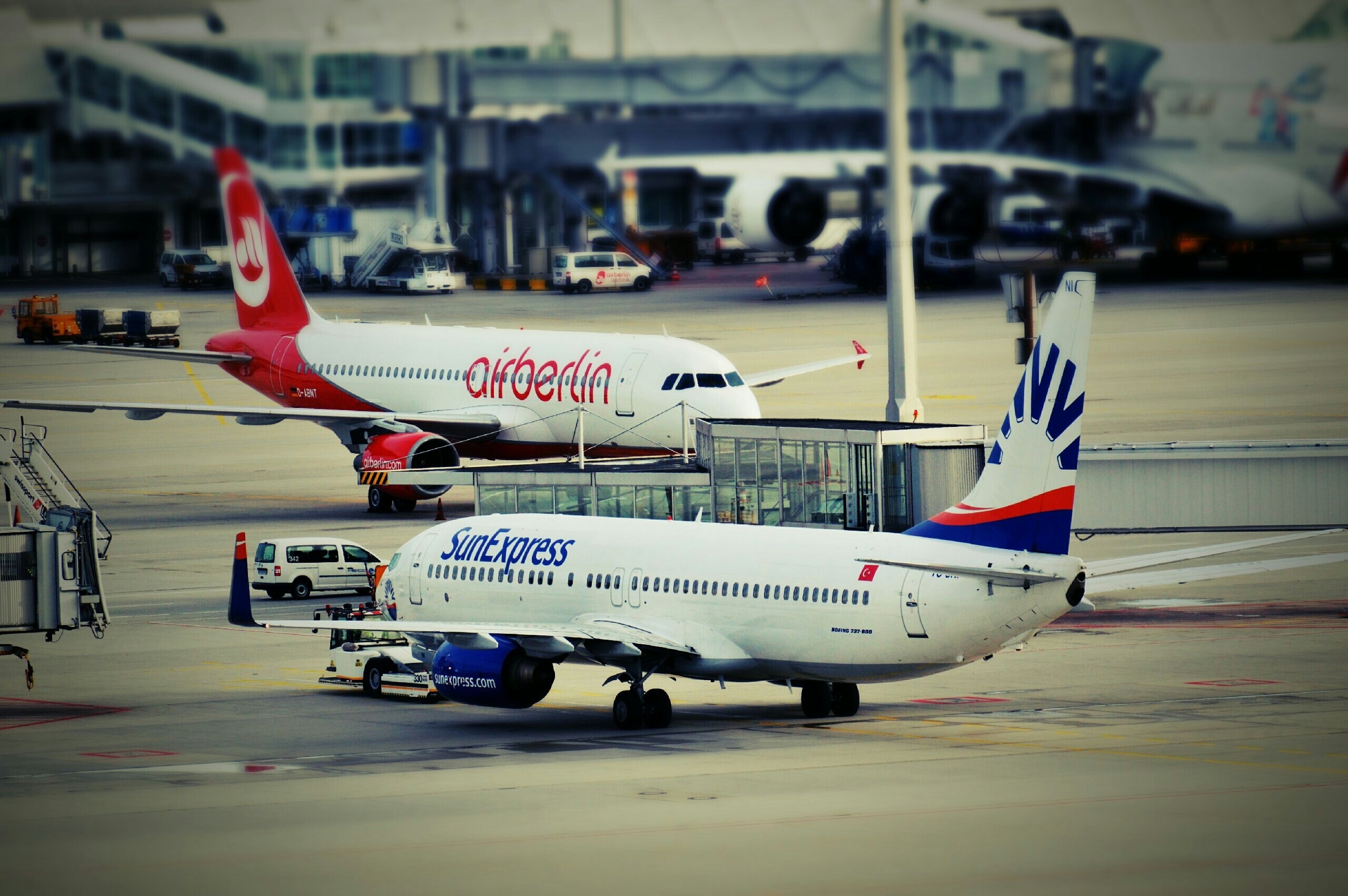 Aircraft: Passenger jets, Munich airport, Driven by jet propulsion. 2560x1710 HD Background.