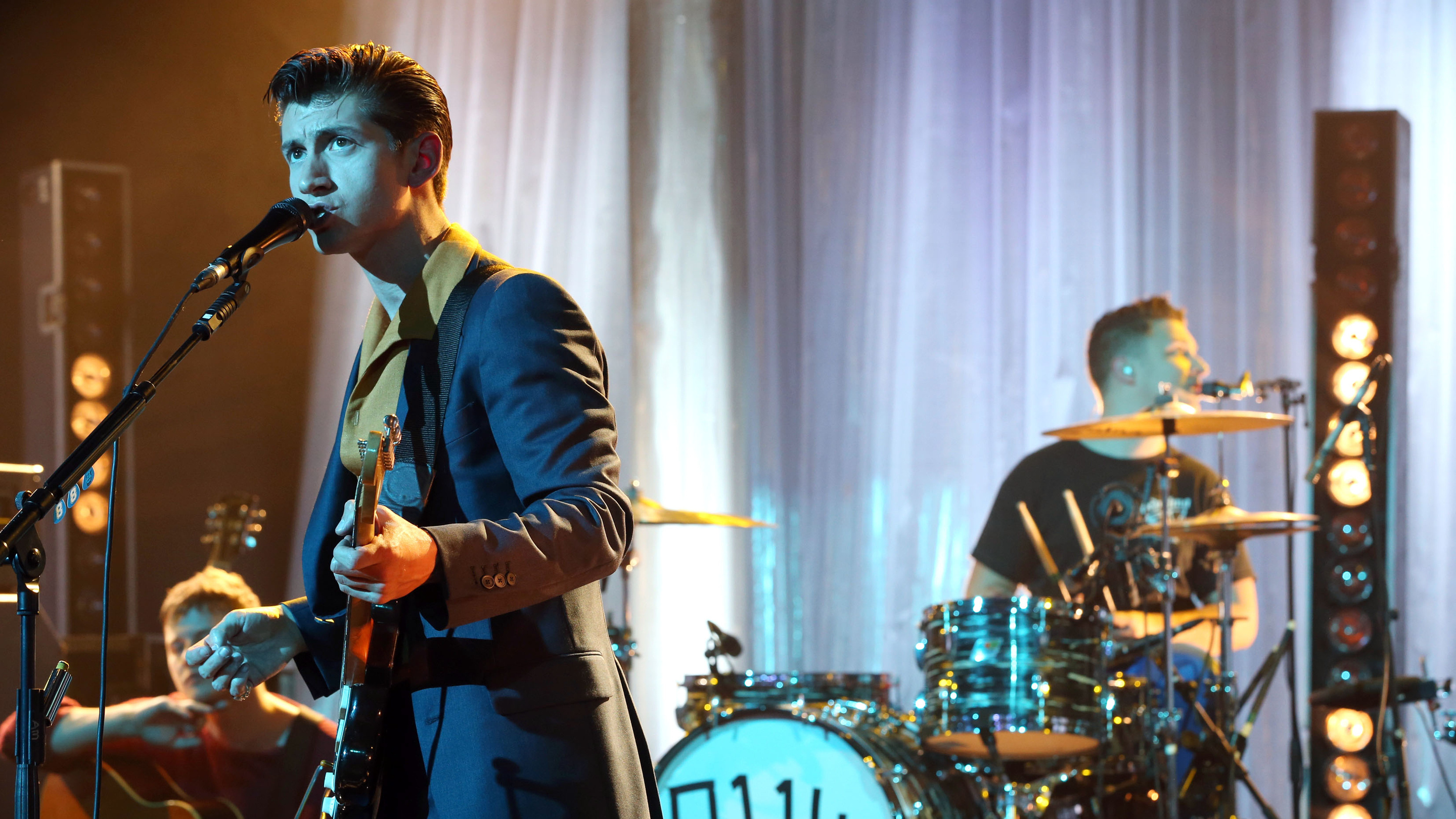 Alex Turner, Arctic Monkeys, High-definition image, Music idol, 2880x1620 HD Desktop