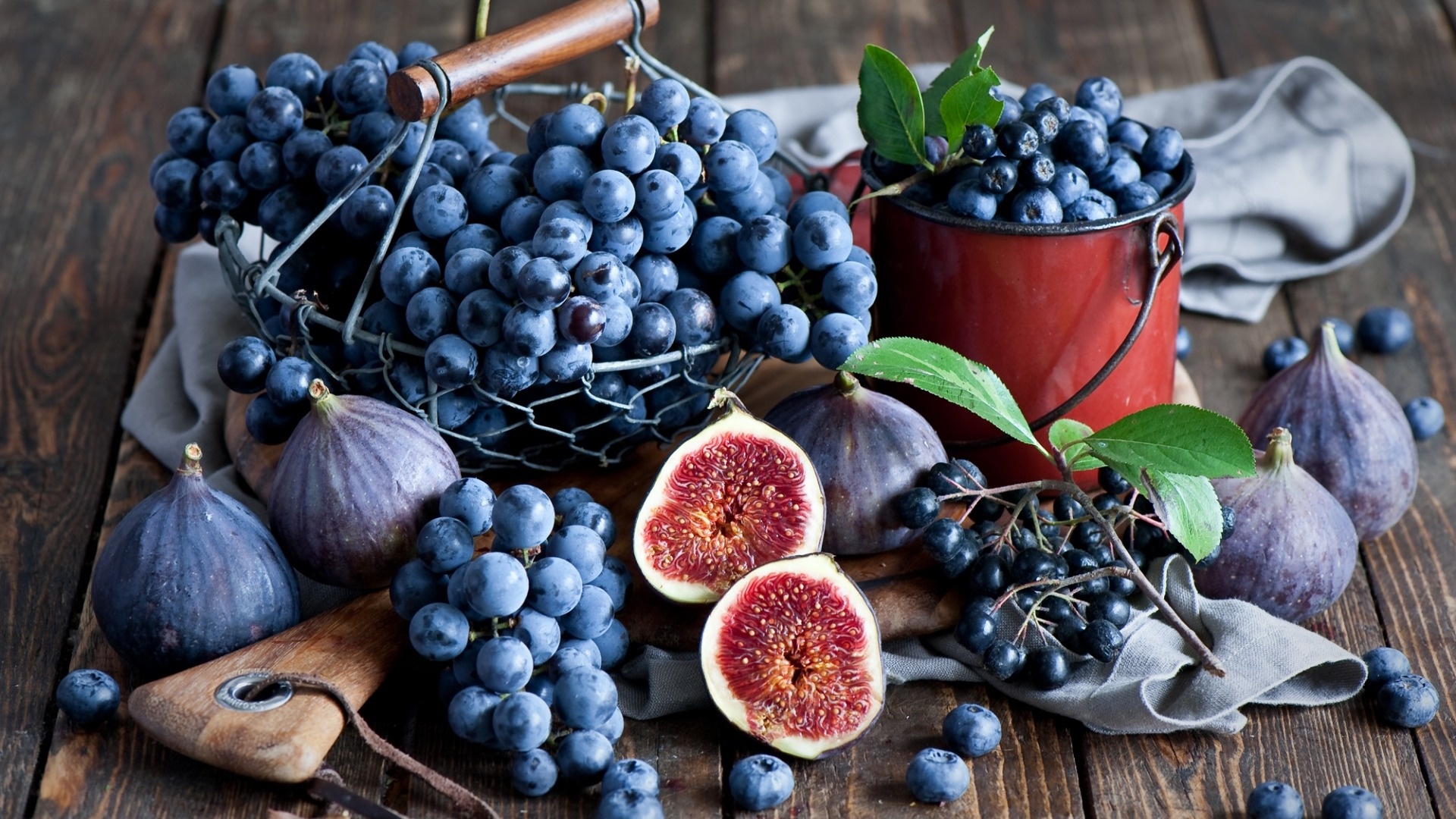 Fig: Figs, Grapes, Blueberries, Whole food. 1920x1080 Full HD Wallpaper.