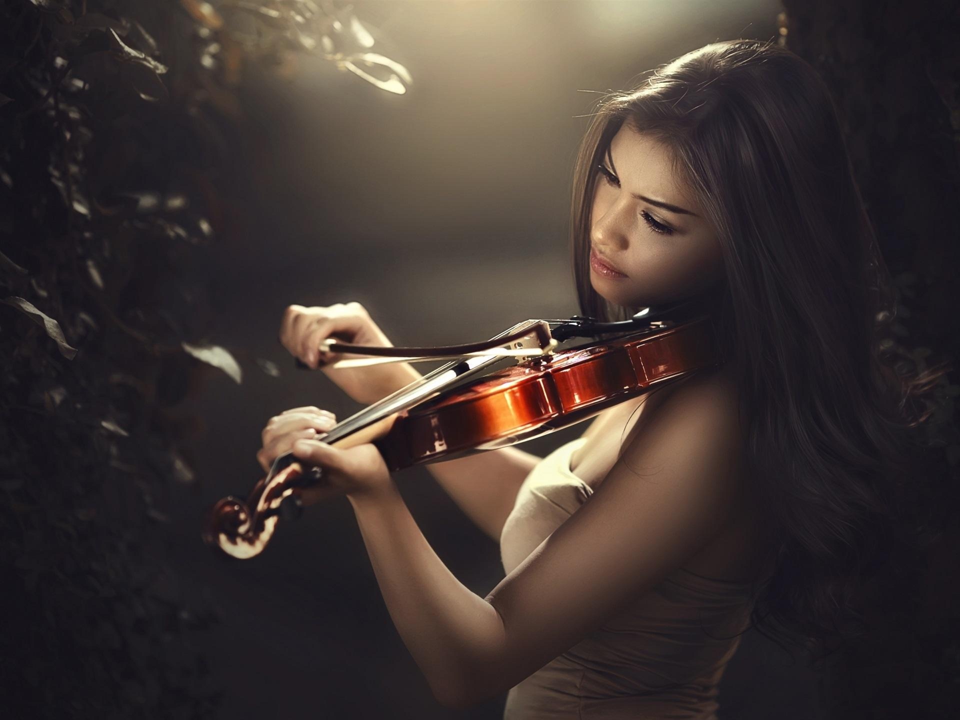 Violin: The Most Common Way Of Playing, The Left Side Of The Jaw Resting On The Chinrest, Supported By The Left Shoulder. 1920x1440 HD Background.