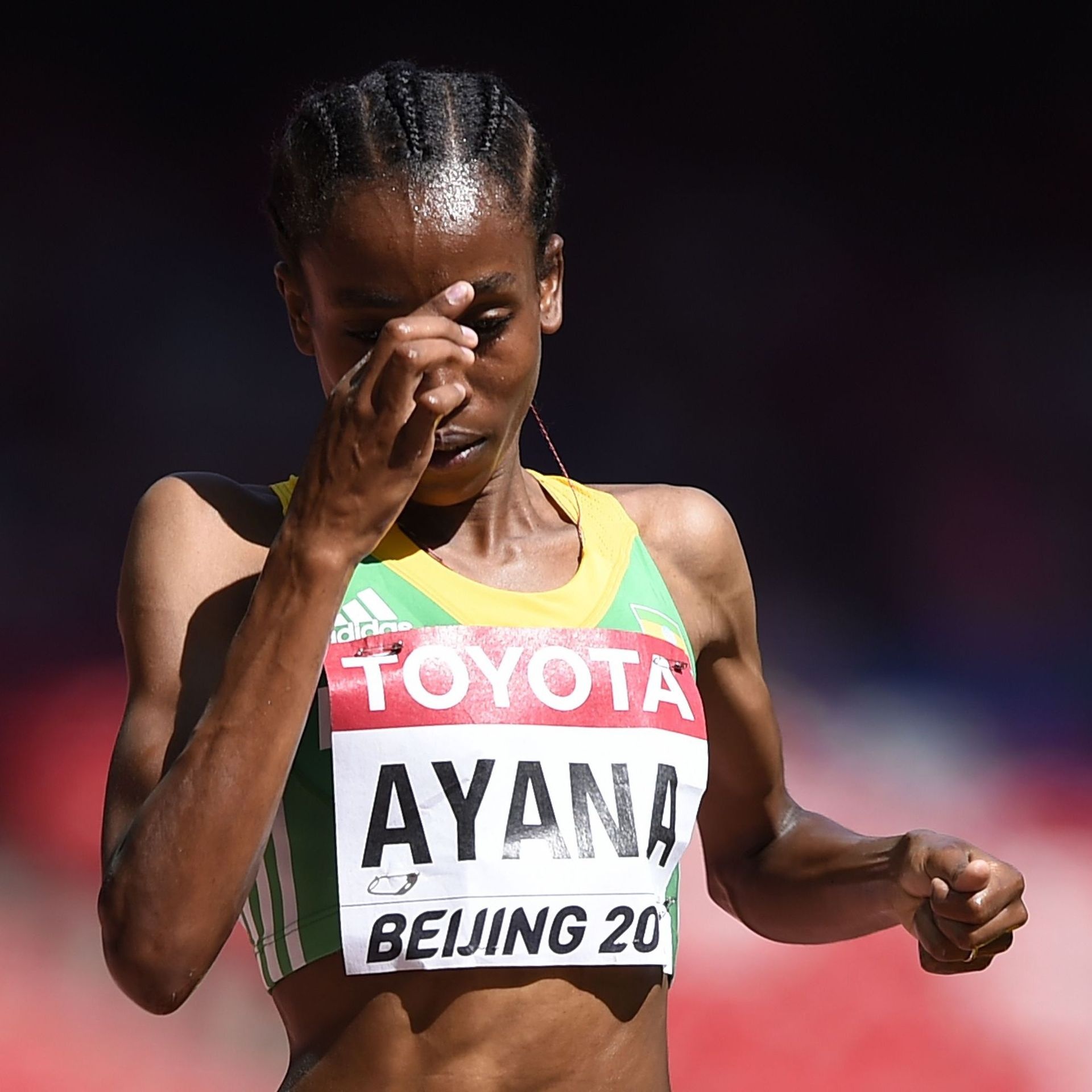 Almaz Ayana, 5000m race, Ethiopian champion, Victory celebration, 1920x1920 HD Handy