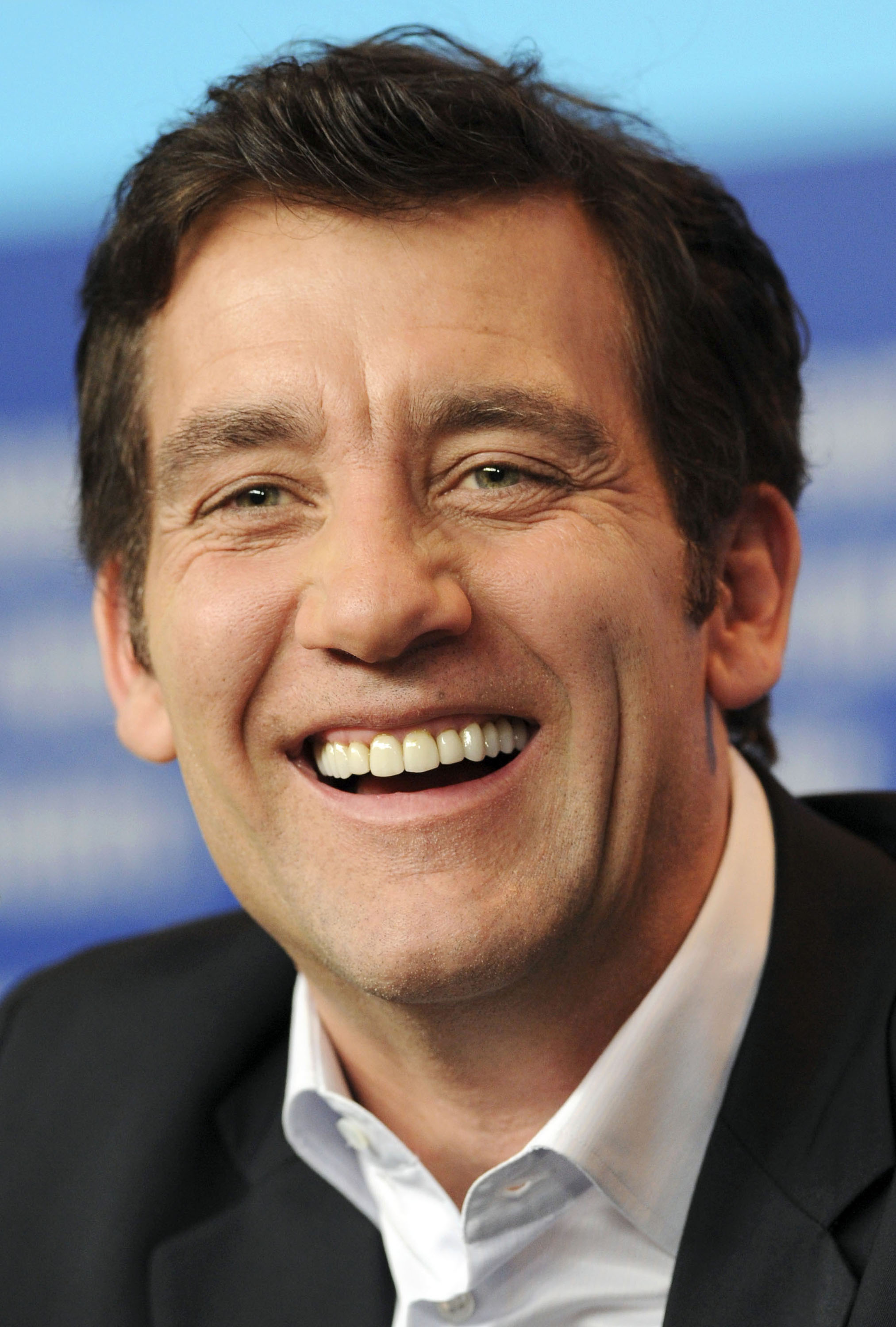 Clive Owen, Celebrity HQ, 4K Wallpapers, 2019, 2030x3000 HD Phone