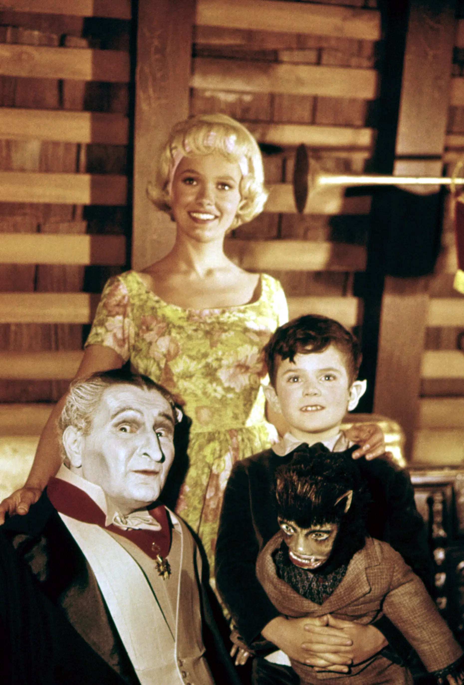 The Munsters, Rob Zombie, Reboot cast, New photo, 1860x2750 HD Phone
