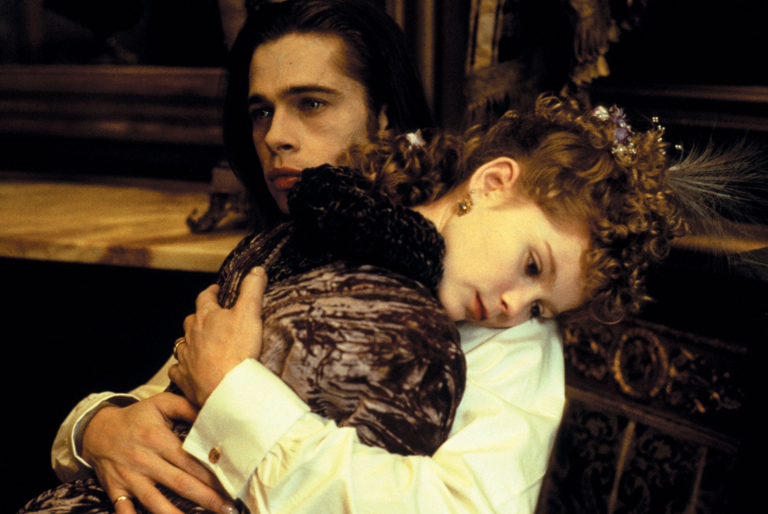 Kirsten Dunst (Claudia): Brad Pitt as Louis de Pointe du Lac, A five-year-old vampire child. 3000x2010 HD Wallpaper.